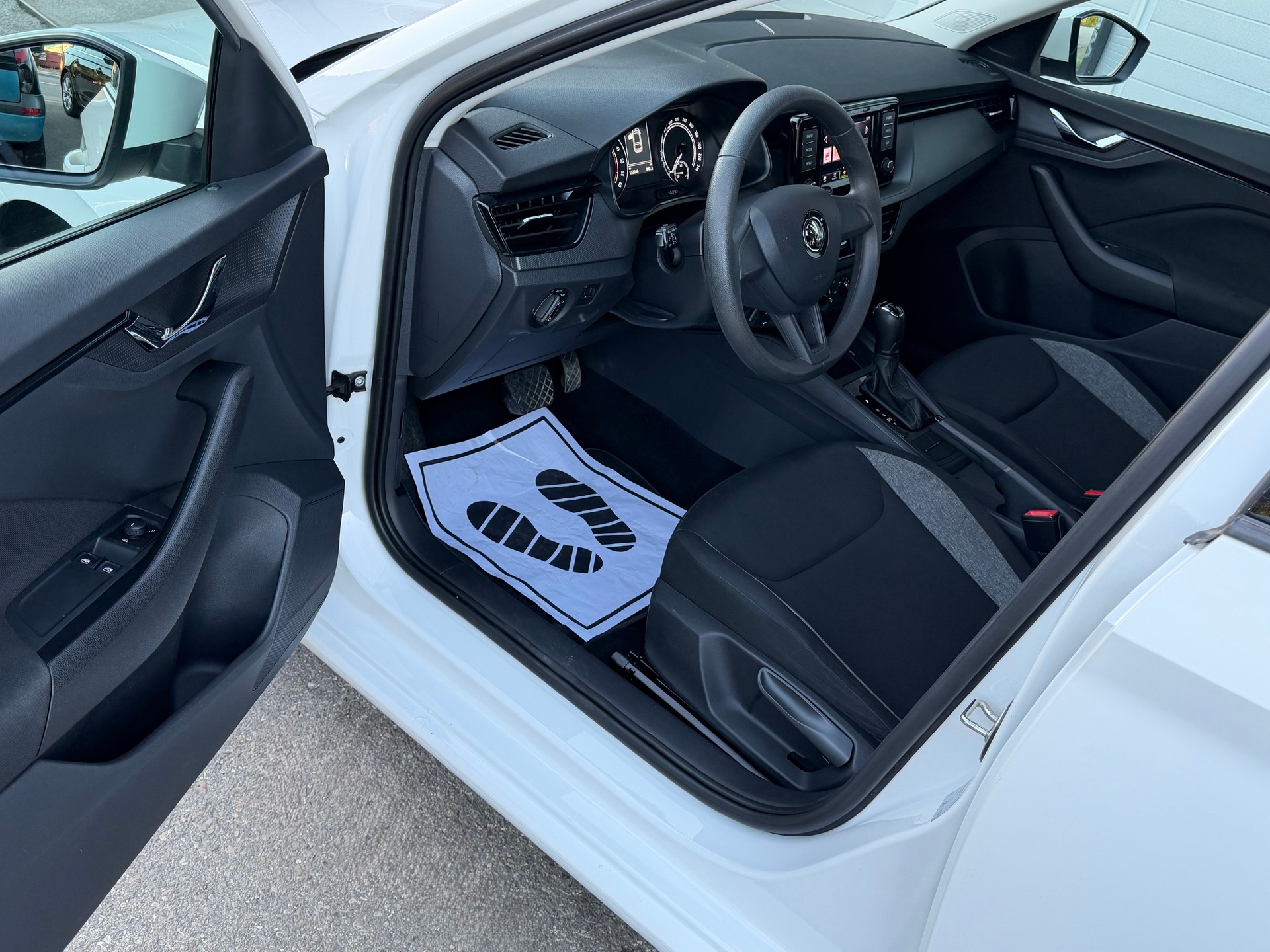 SKODA Scala 1.6 TDI 115PS, DSG Frisch MFK und Service-image-6