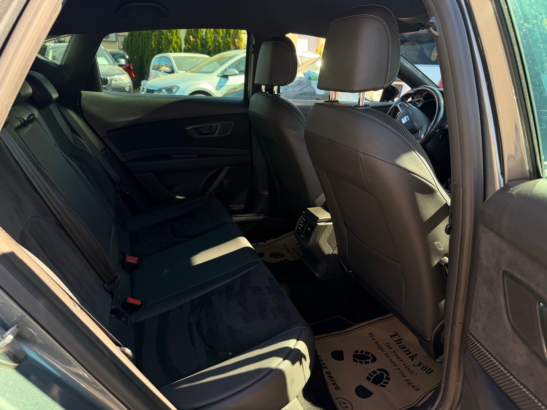 SEAT Leon 2.0 TSI Cupra 300 DSG-image-9