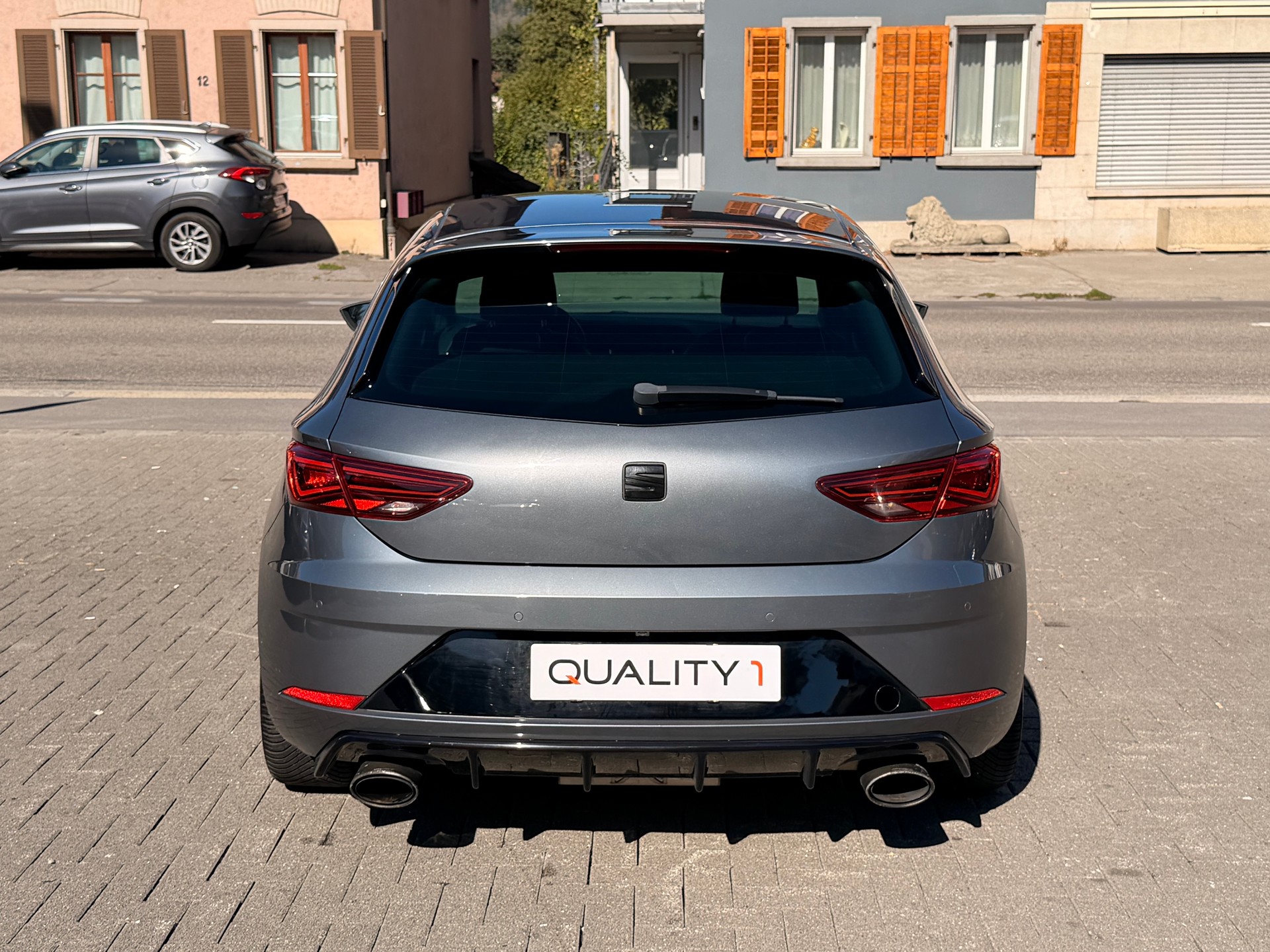 SEAT Leon 2.0 TSI Cupra 300 DSG-image-2