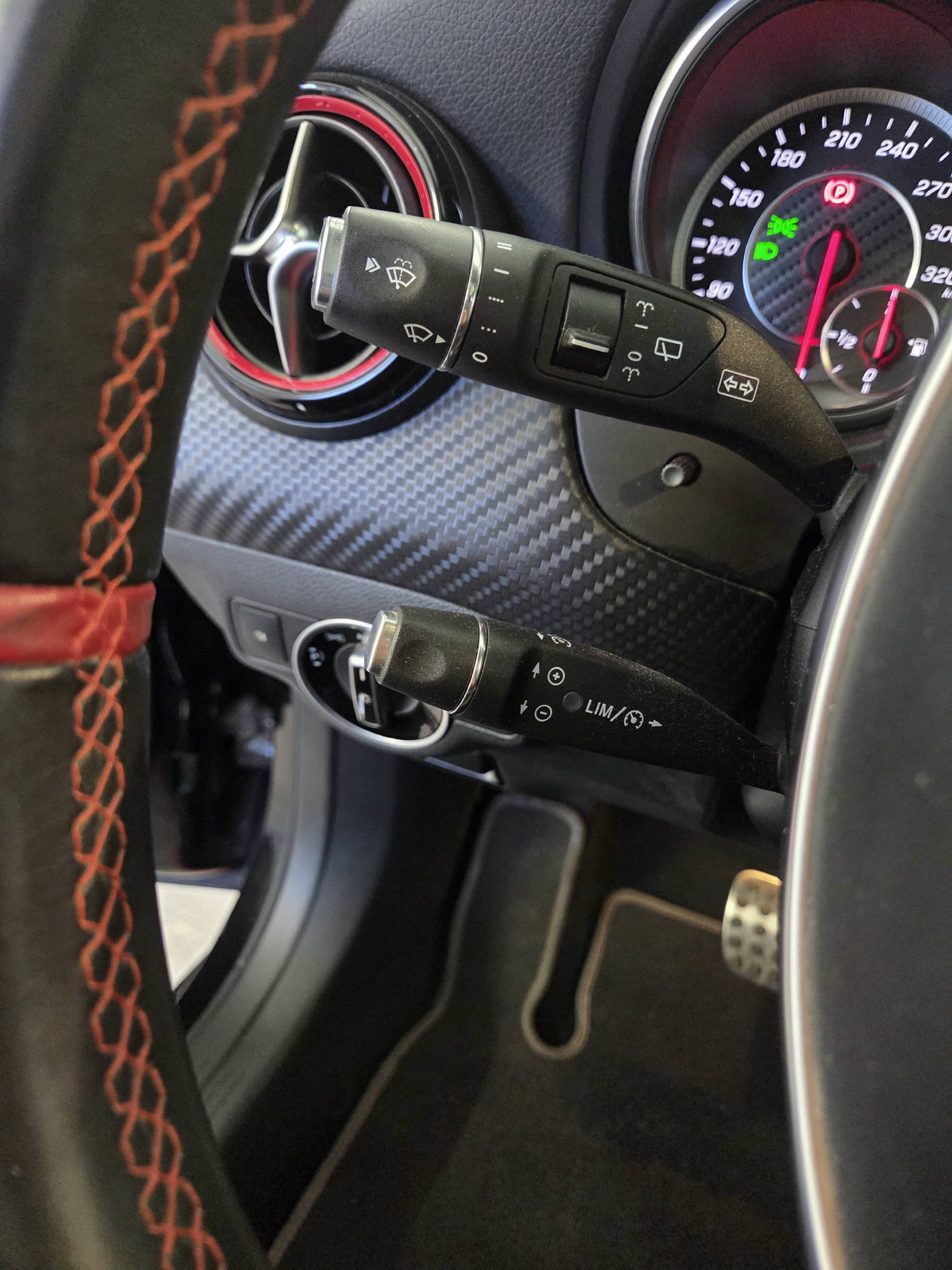MERCEDES-BENZ A 45 AMG 4m-image-11