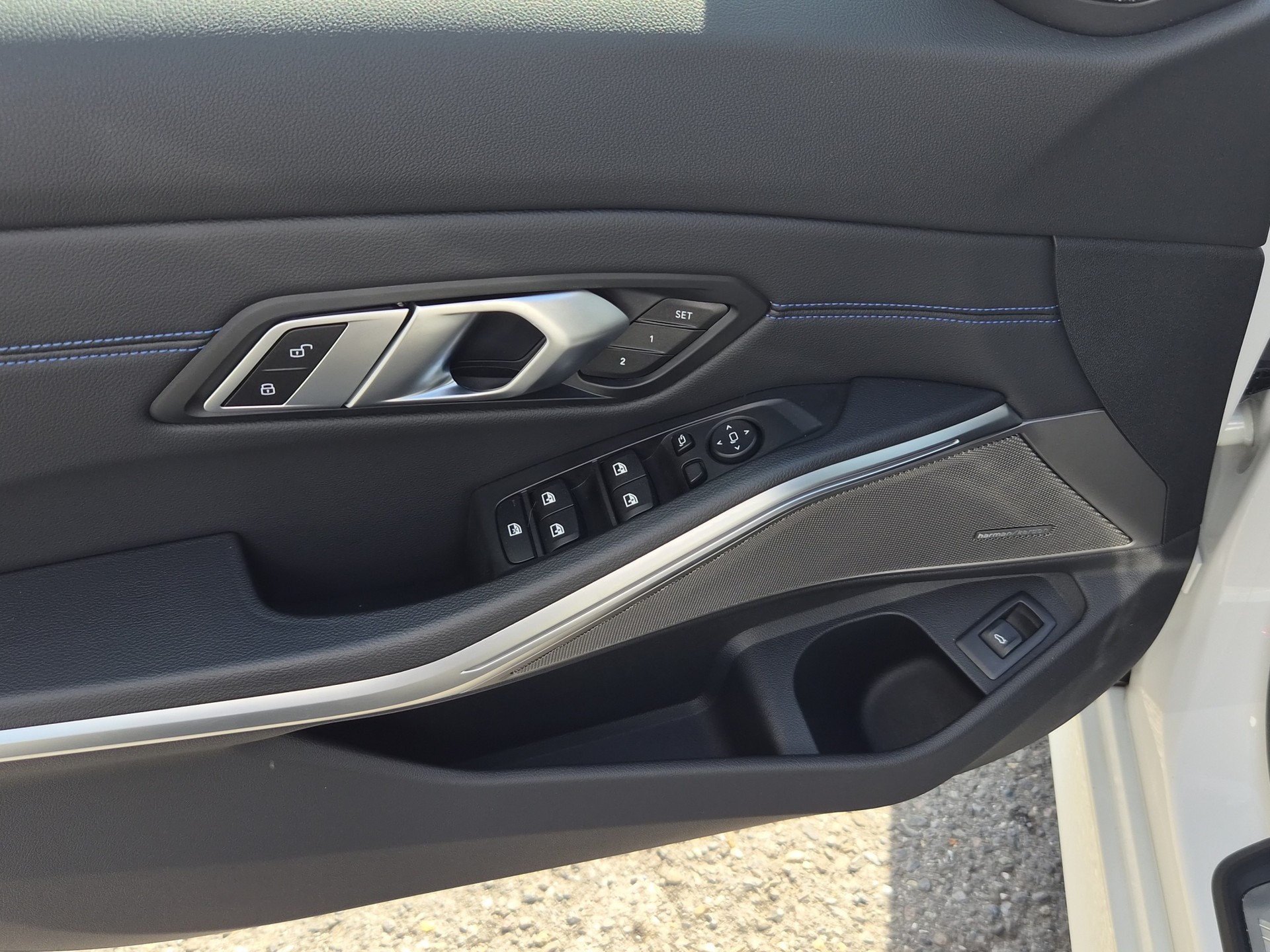 BMW M340i xDrive 48V Touring Steptronic-image-11
