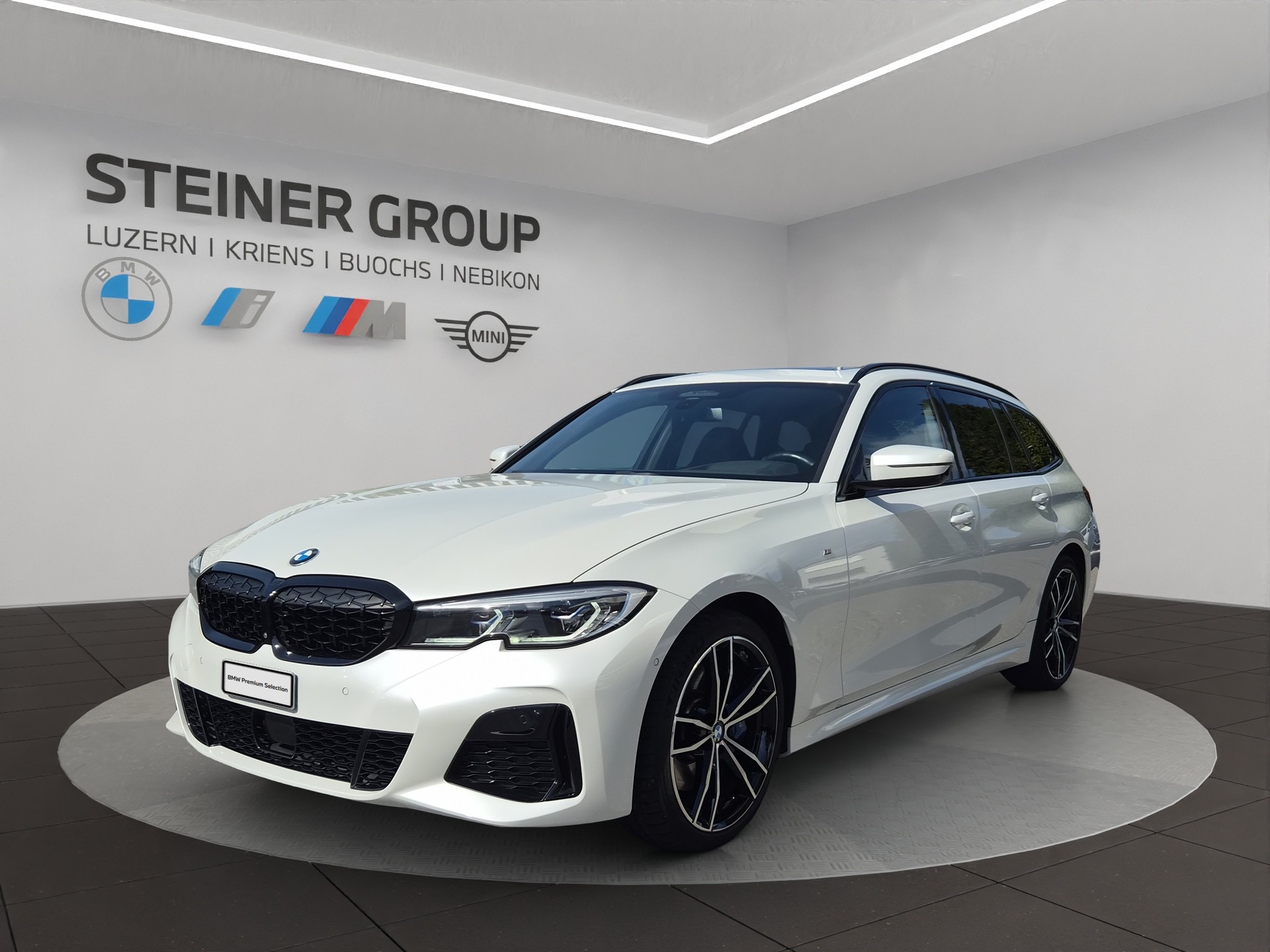 BMW M340i xDrive 48V Touring Steptronic-image-0