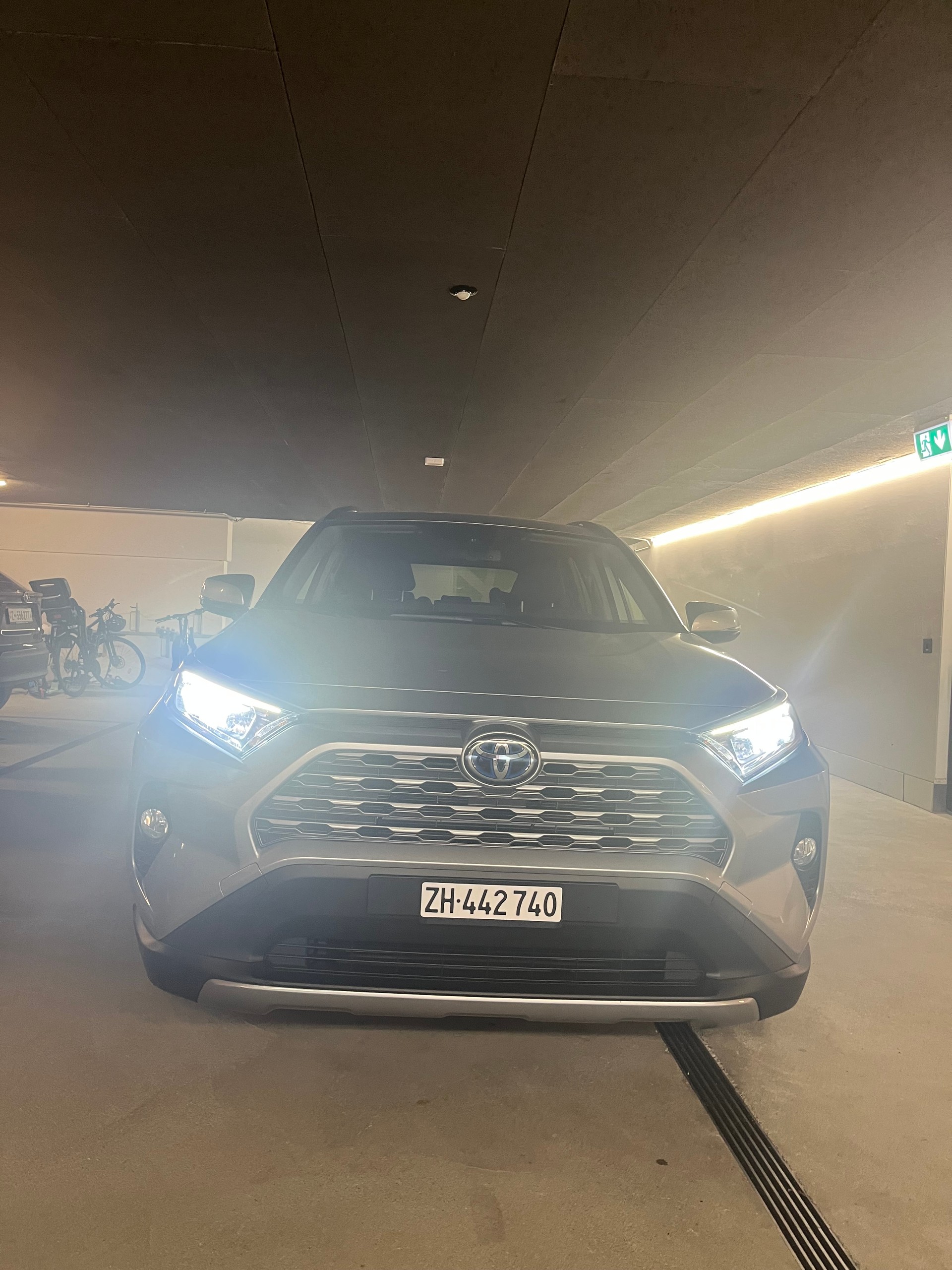 TOYOTA 2.5 HEV Active FWD-image-0