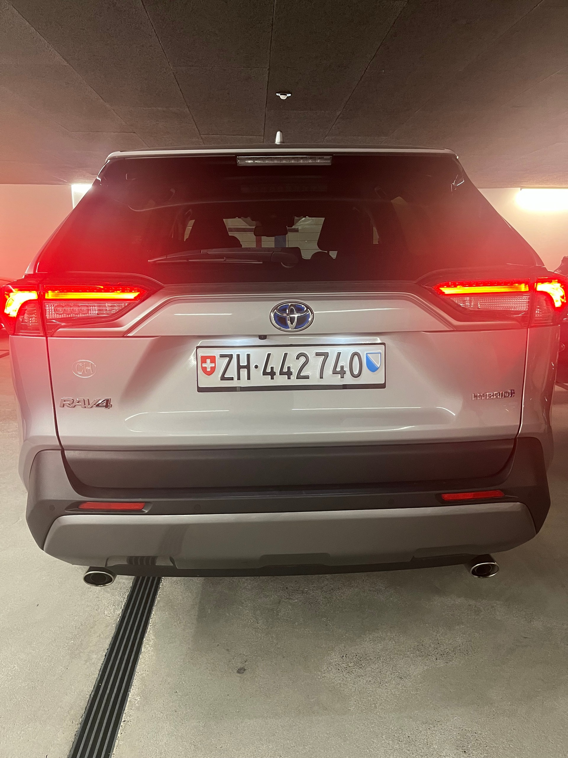 TOYOTA 2.5 HEV Active FWD-image-3