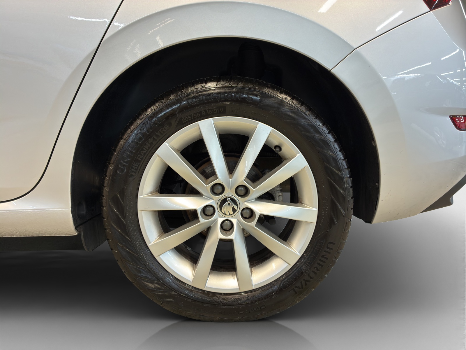 SKODA Scala 1.0 TSI Ambition-image-13