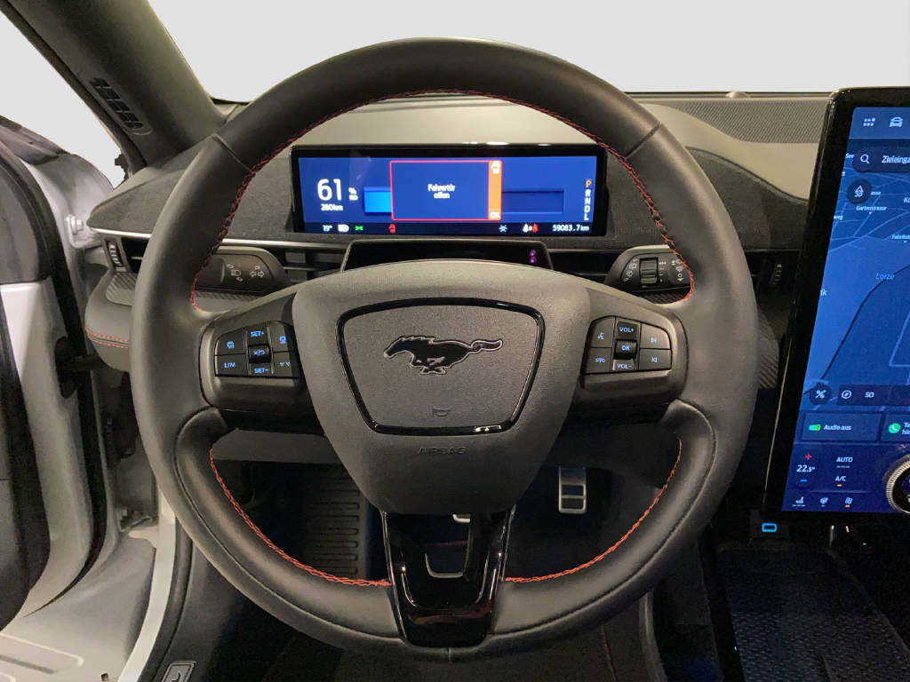 FORD Mustang Mach-E Premium AWD-image-7
