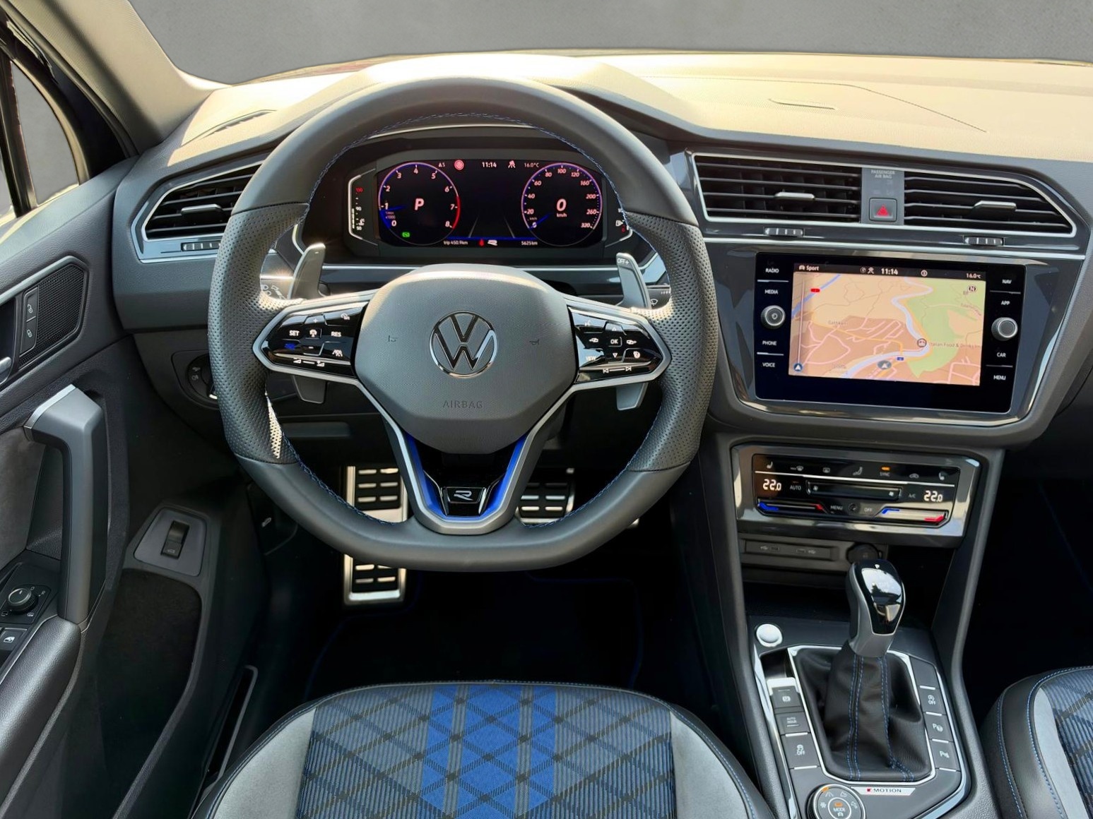 VW Tiguan 2.0TSI R 4Motion DSG-image-21
