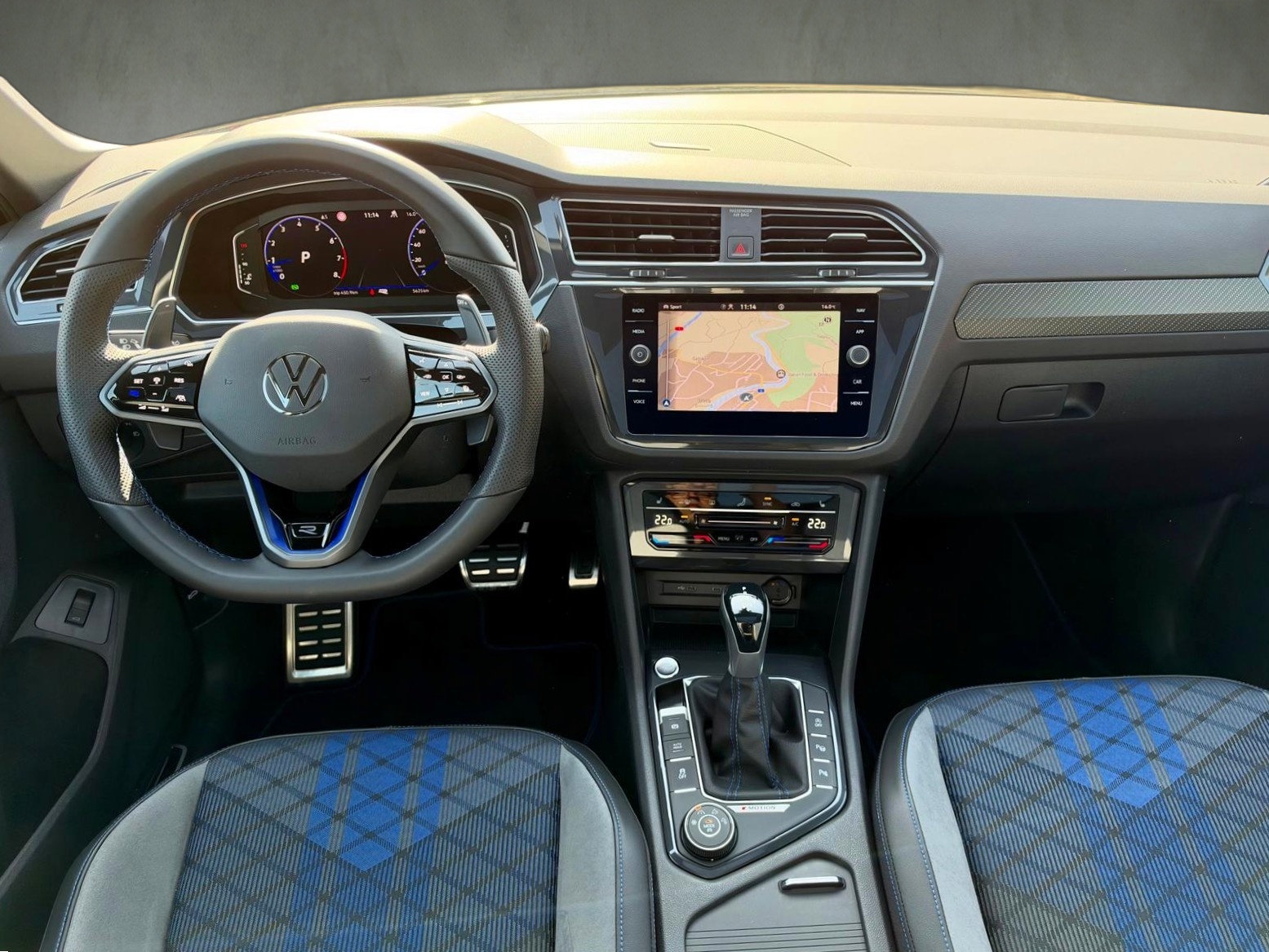 VW Tiguan 2.0TSI R 4Motion DSG-image-22