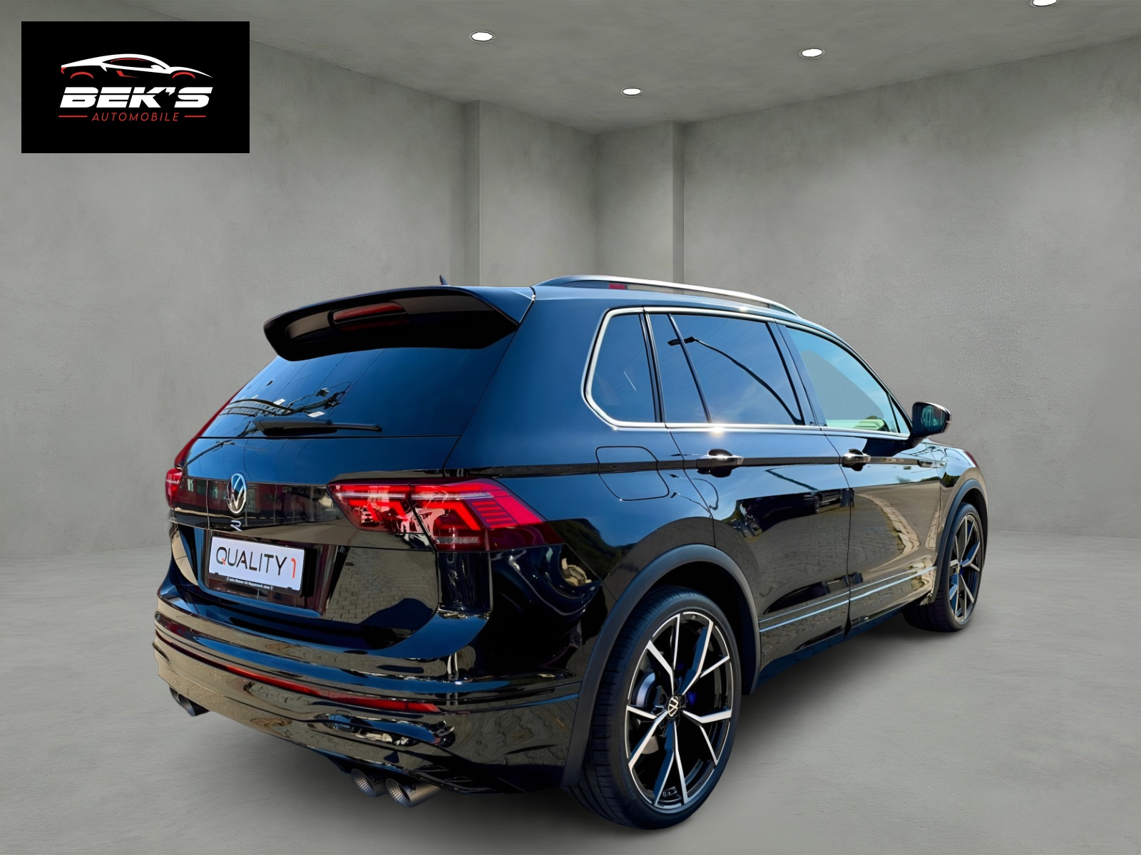 VW Tiguan 2.0TSI R 4Motion DSG-image-4