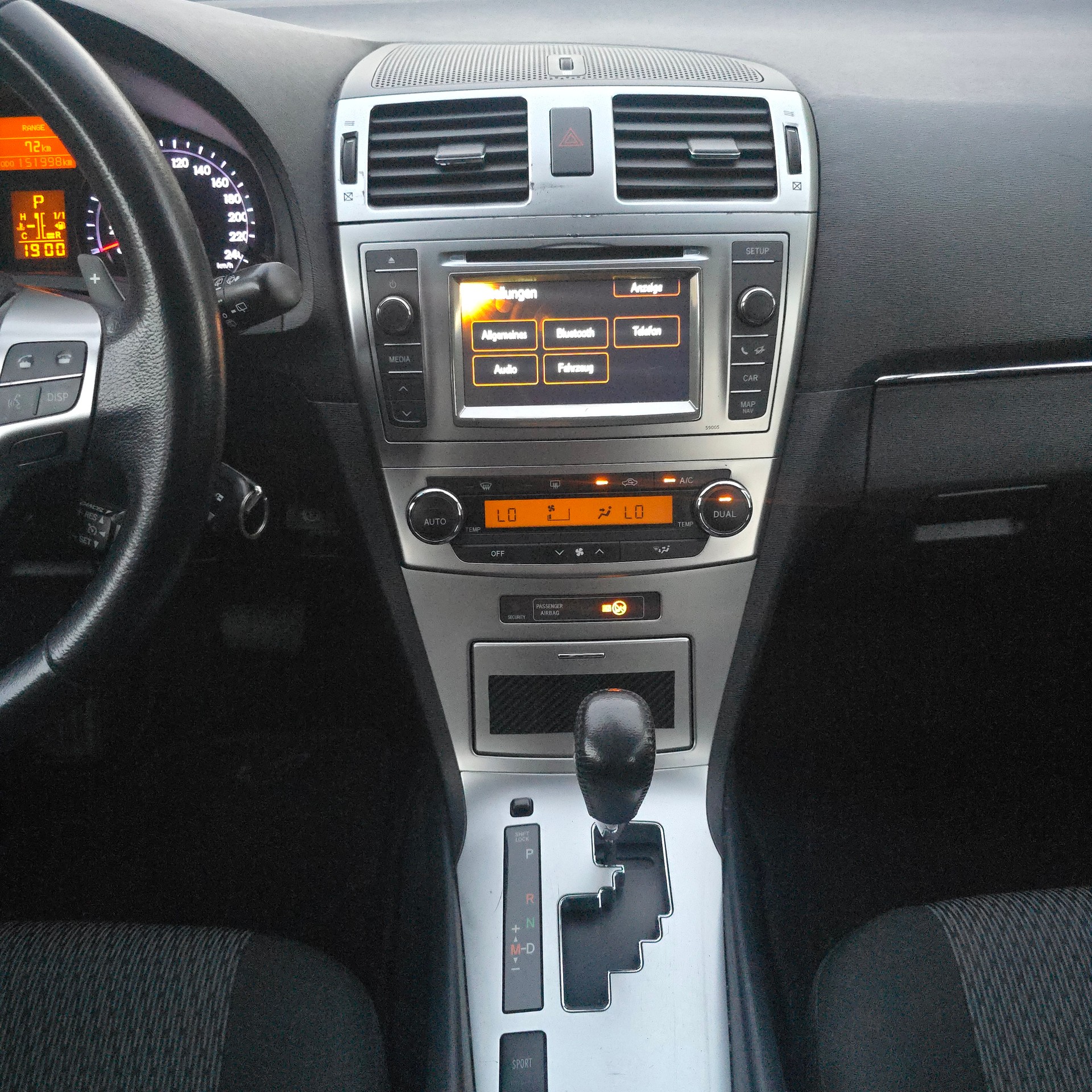 TOYOTA Avensis Sportswagon 2.0 Linea Luna Multidrive-image-12