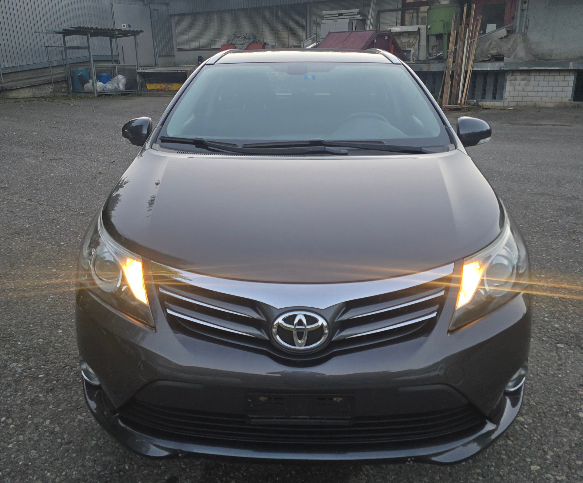 TOYOTA Avensis Sportswagon 2.0 Linea Luna Multidrive-image-4