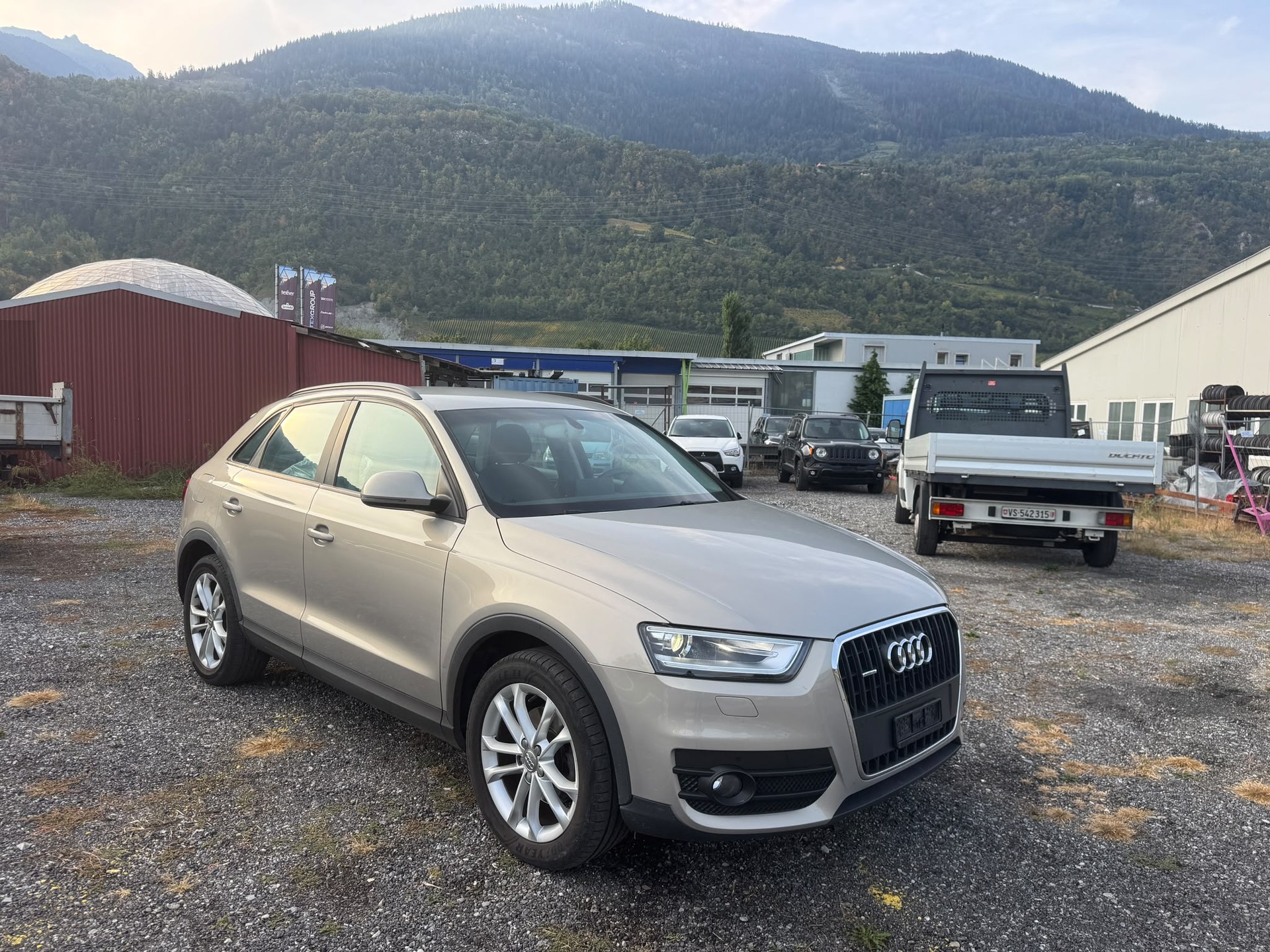 AUDI Q3 2.0 TFSI quattro-image-10