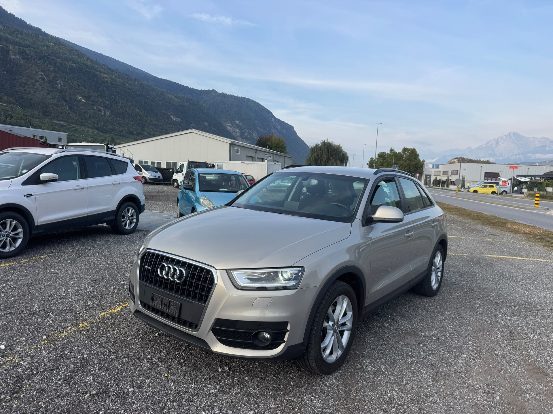 AUDI Q3 2.0 TFSI quattro-image-1