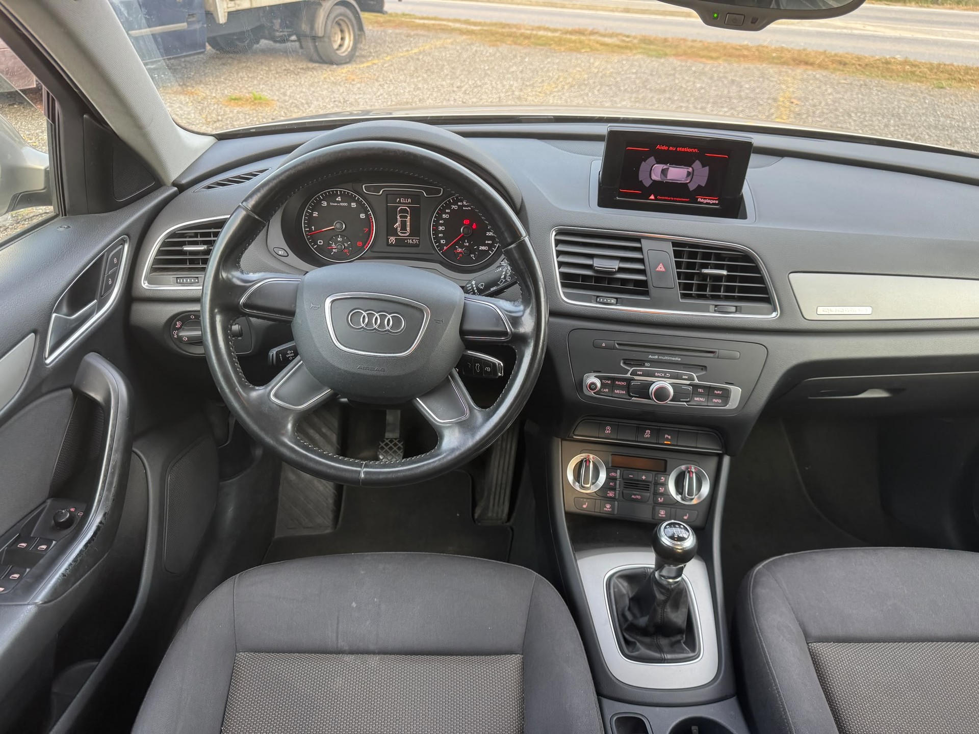 AUDI Q3 2.0 TFSI quattro-image-7