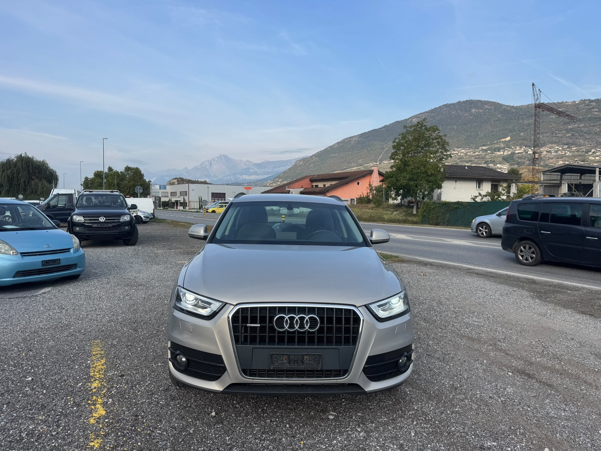 AUDI Q3 2.0 TFSI quattro-image-2
