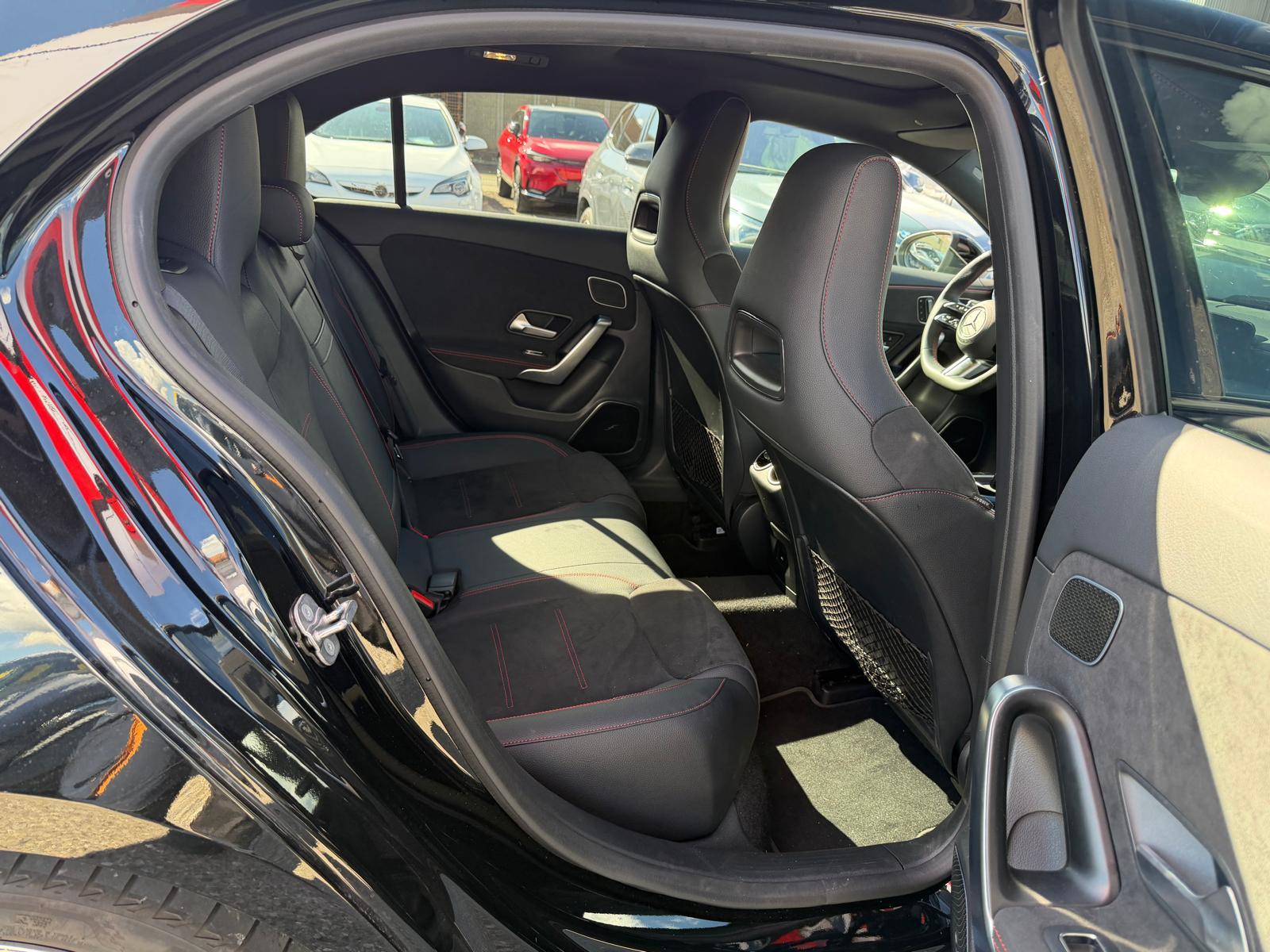 MERCEDES-BENZ A-Klasse W177 A 220 AMG Line 4m-image-9
