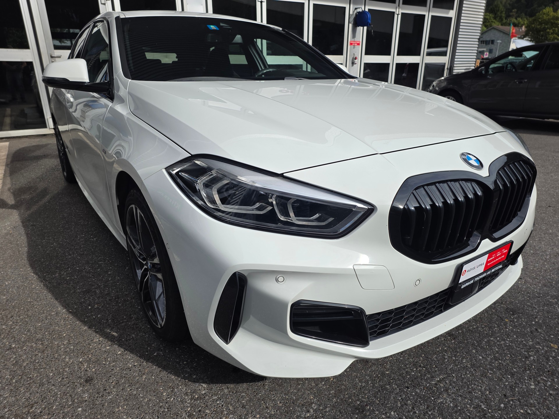 BMW 120d xDrive Steptronic M Sport-image-2