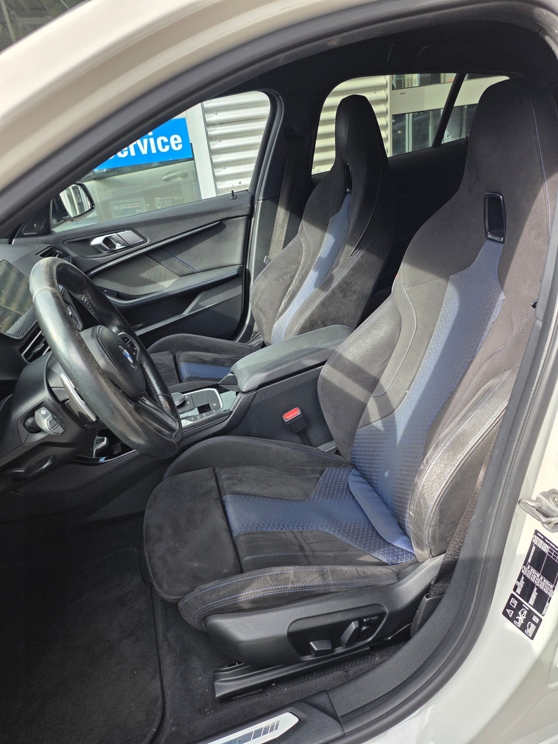 BMW 120d xDrive Steptronic M Sport-image-6