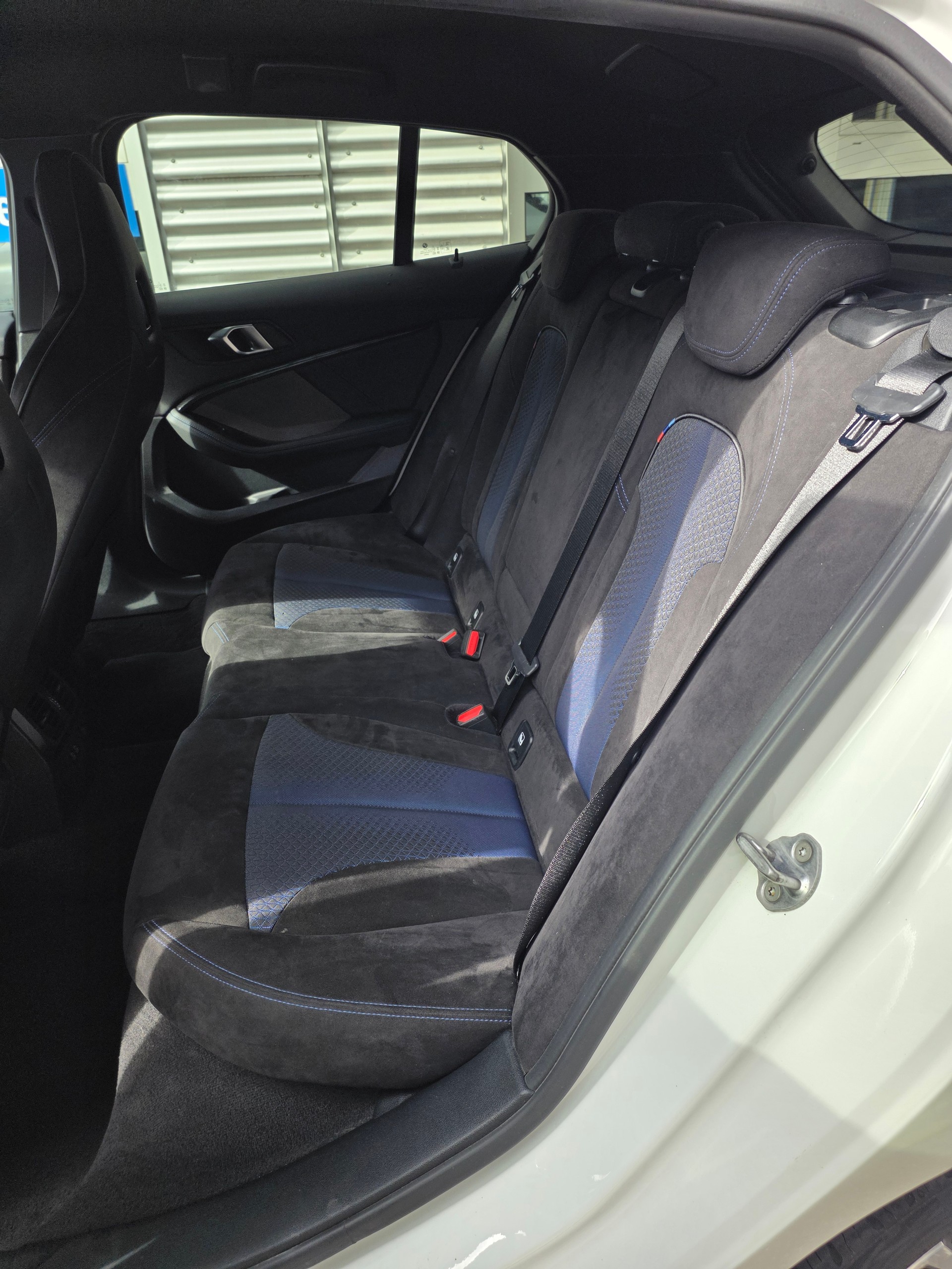BMW 120d xDrive Steptronic M Sport-image-7