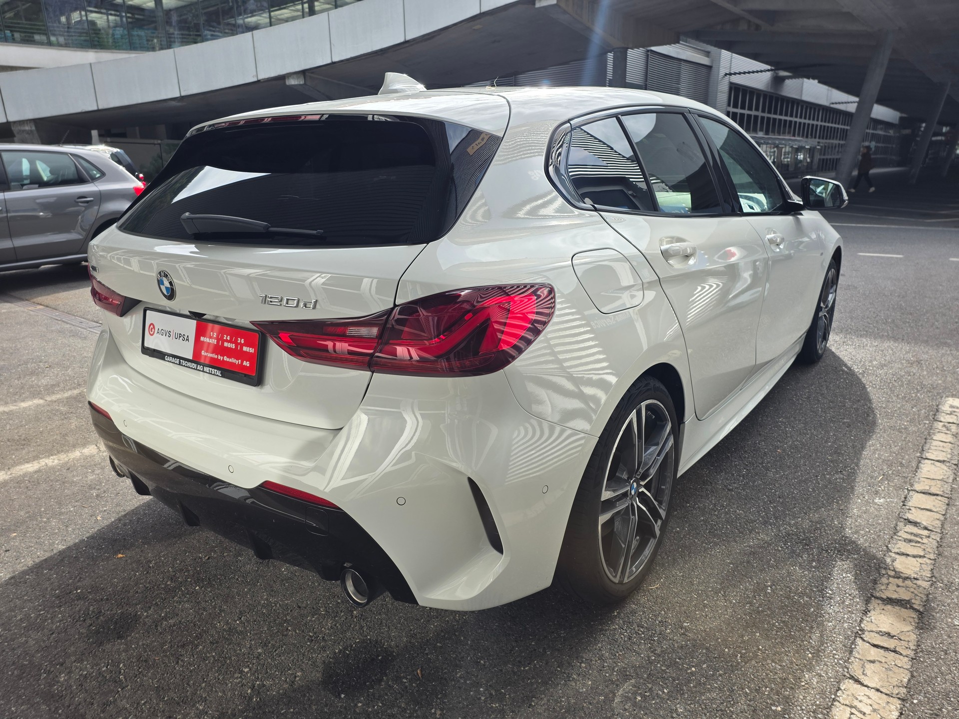 BMW 120d xDrive Steptronic M Sport-image-5