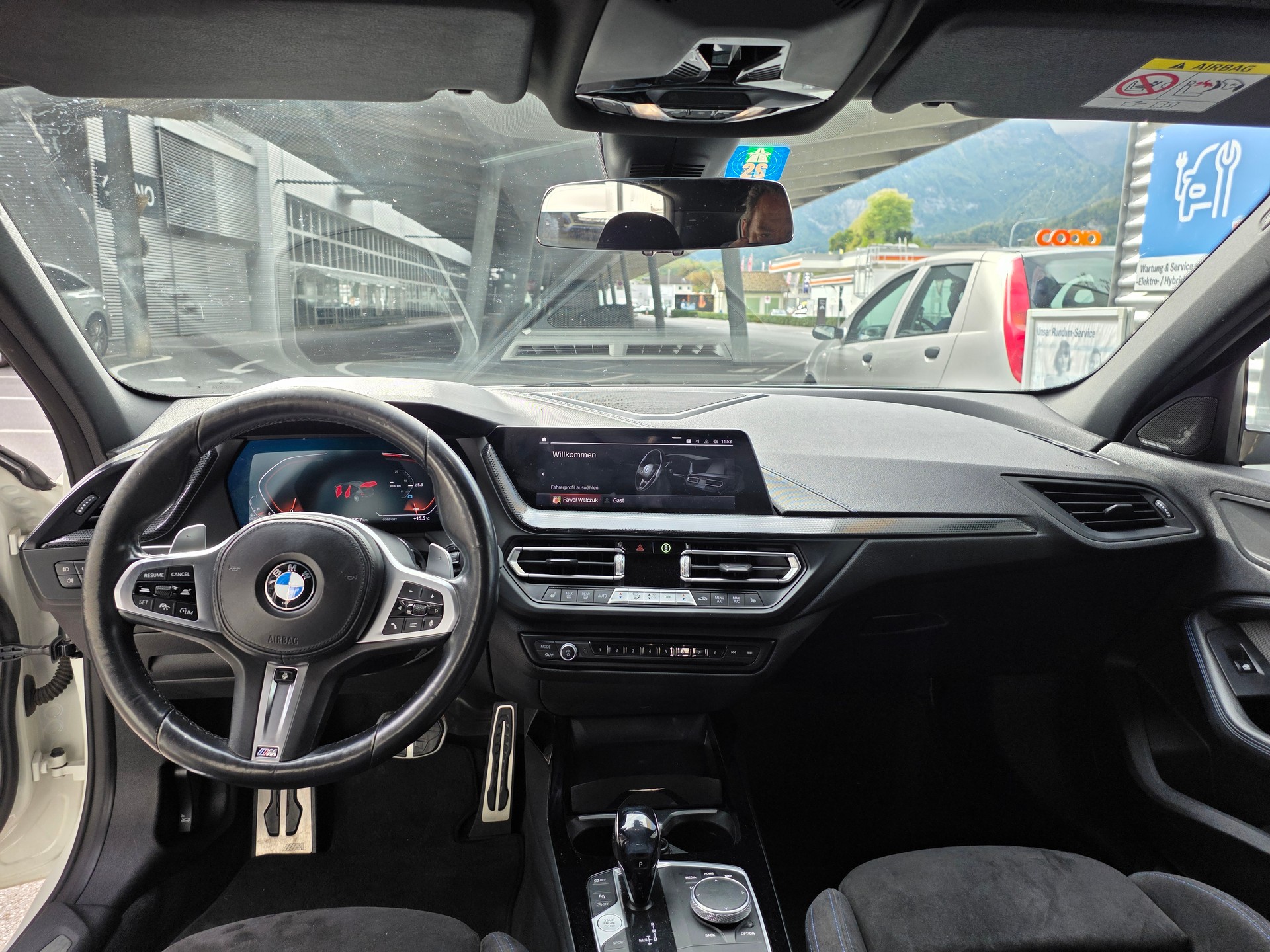 BMW 120d xDrive Steptronic M Sport-image-9