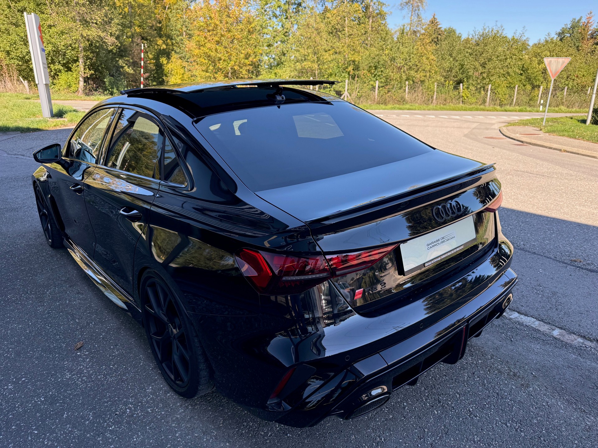 AUDI RS3 Limousine 2.5 TSI quattro S-tronic-image-3