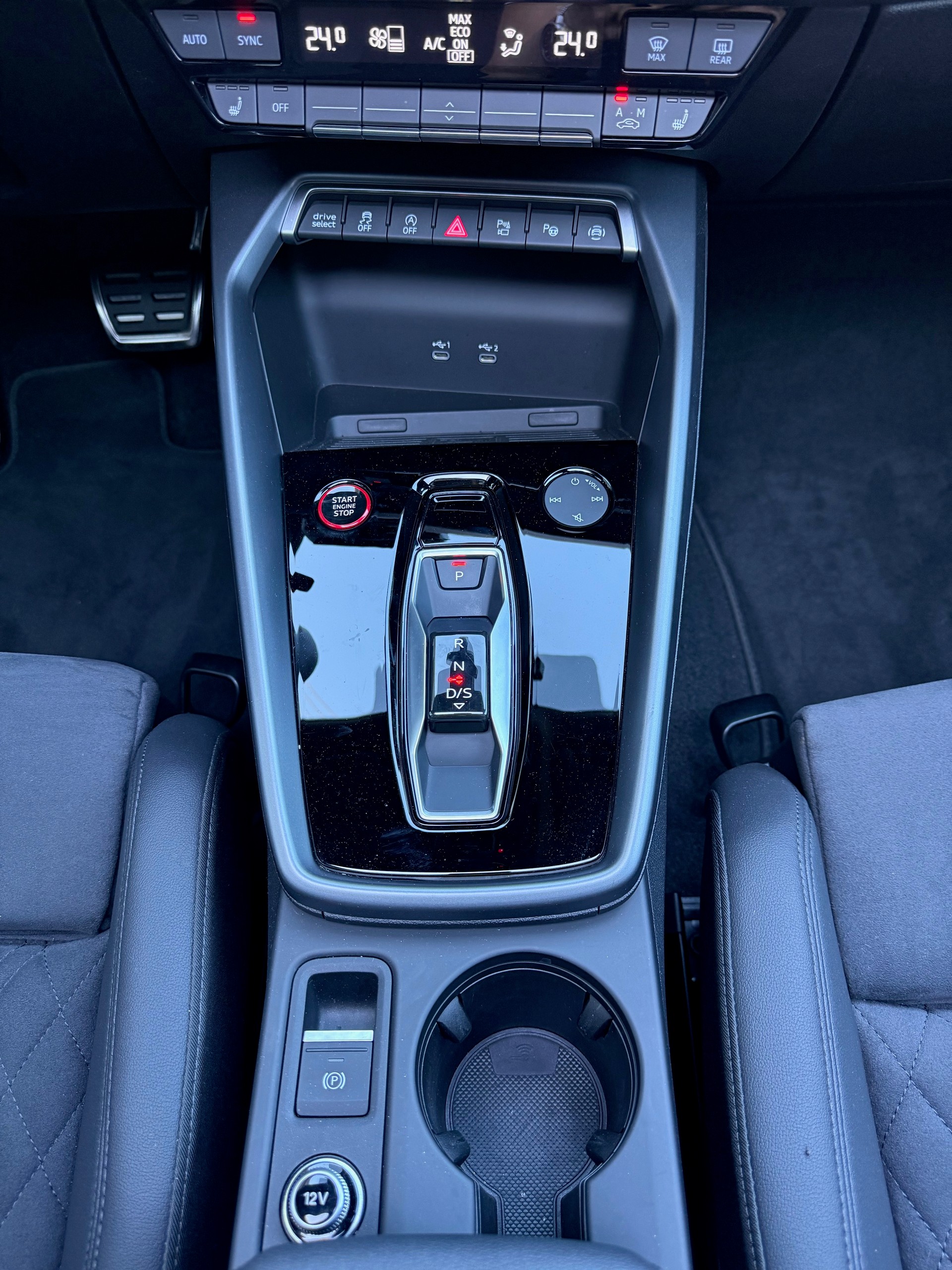 AUDI RS3 Limousine 2.5 TSI quattro S-tronic-image-13