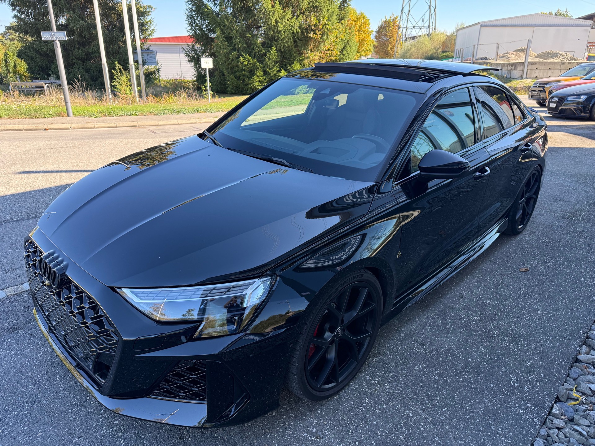 AUDI RS3 Limousine 2.5 TSI quattro S-tronic-image-2