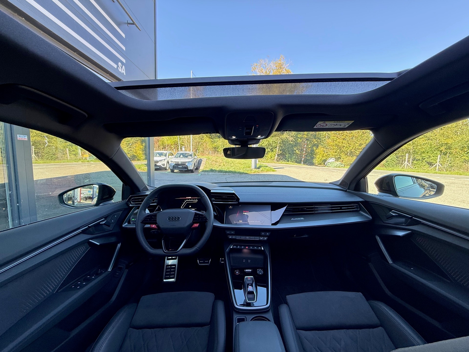 AUDI RS3 Limousine 2.5 TSI quattro S-tronic-image-11