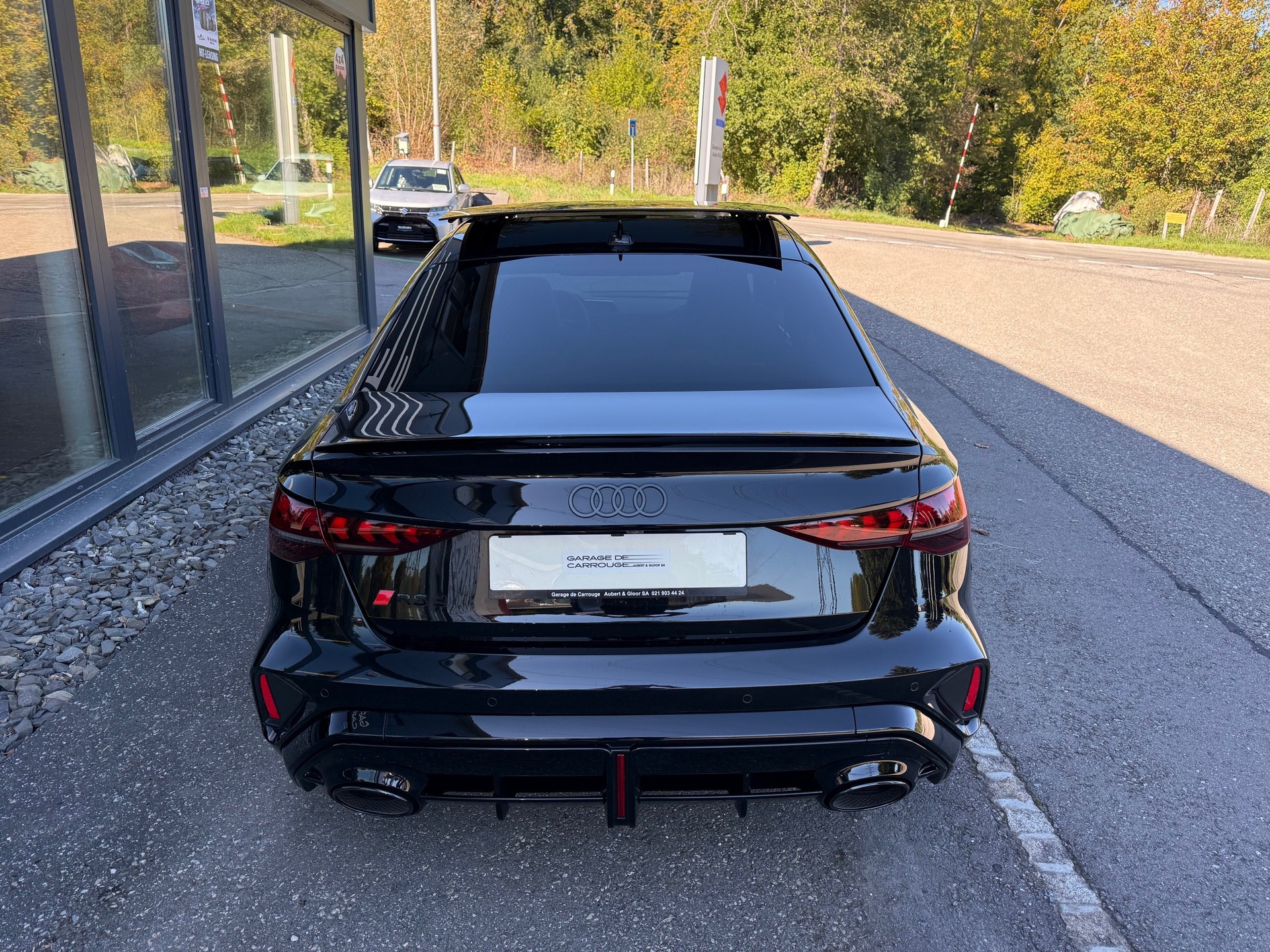 AUDI RS3 Limousine 2.5 TSI quattro S-tronic-image-4