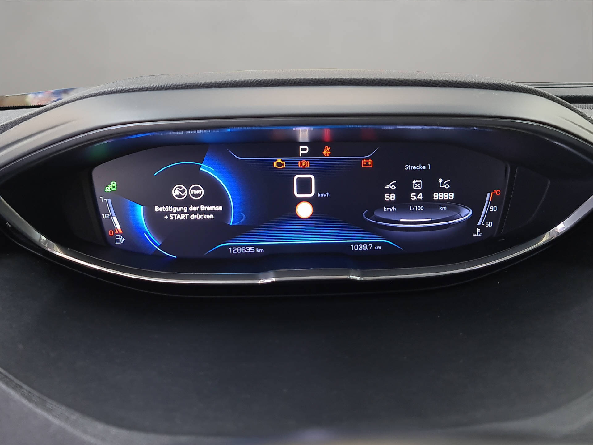 PEUGEOT 3008 1.6 BlueHDi Allure-image-6