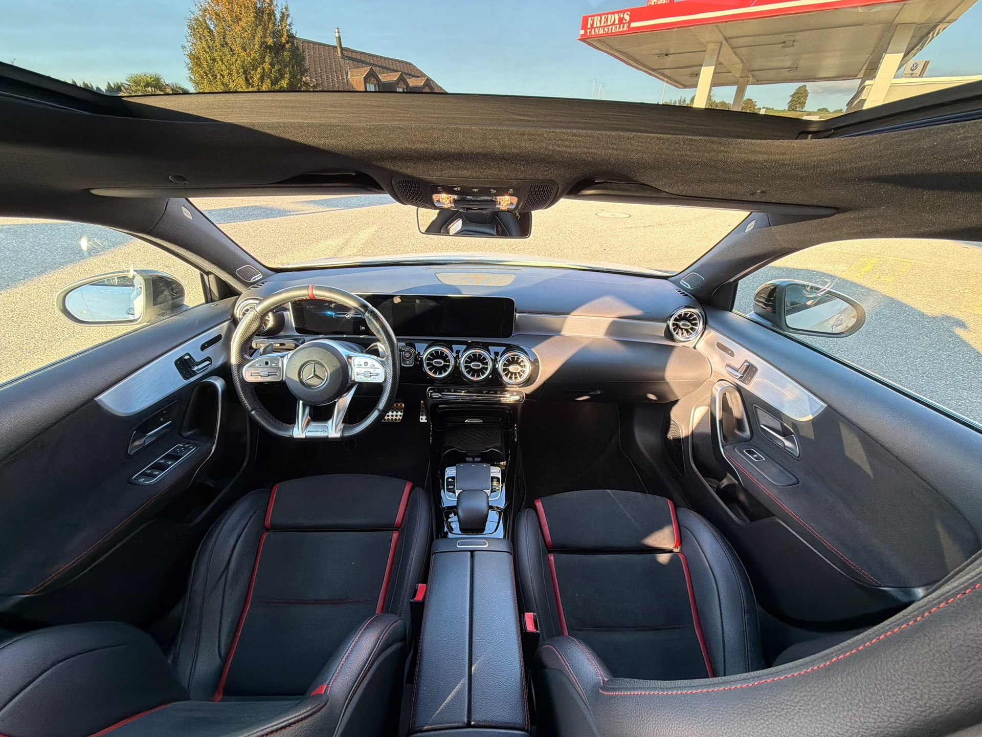 MERCEDES-BENZ A 35 AMG 4Matic Speedshift-image-22
