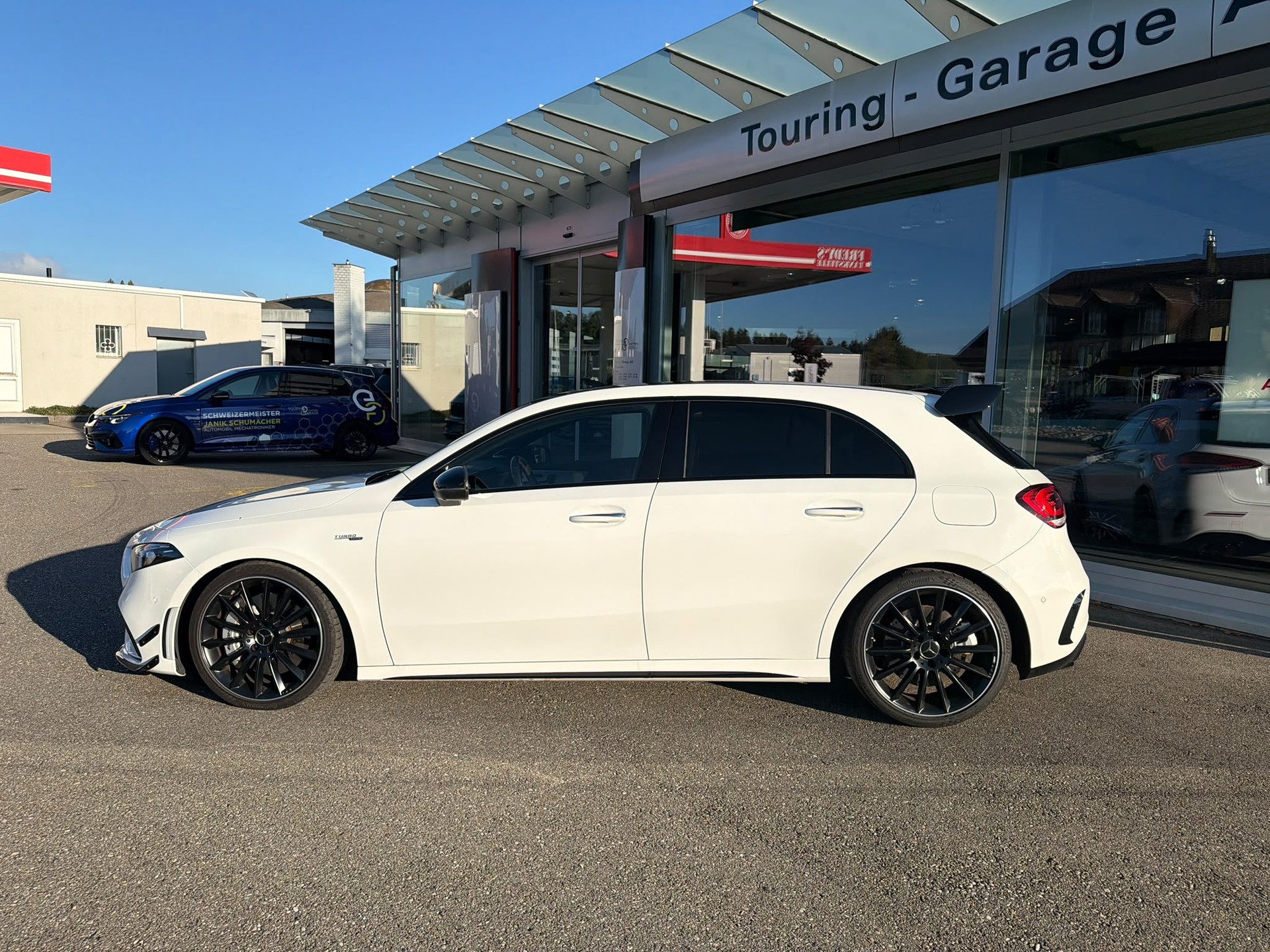 MERCEDES-BENZ A 35 AMG 4Matic Speedshift-image-1