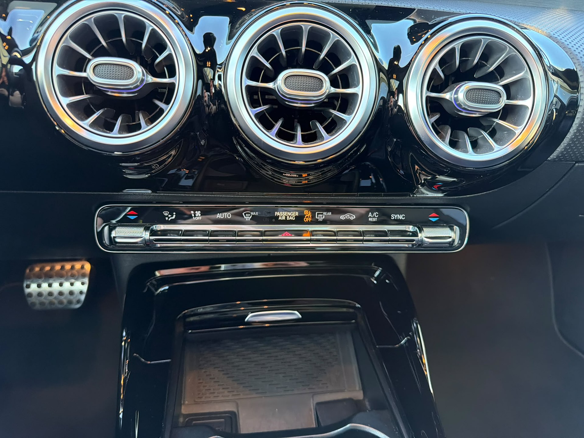 MERCEDES-BENZ A 35 AMG 4Matic Speedshift-image-20