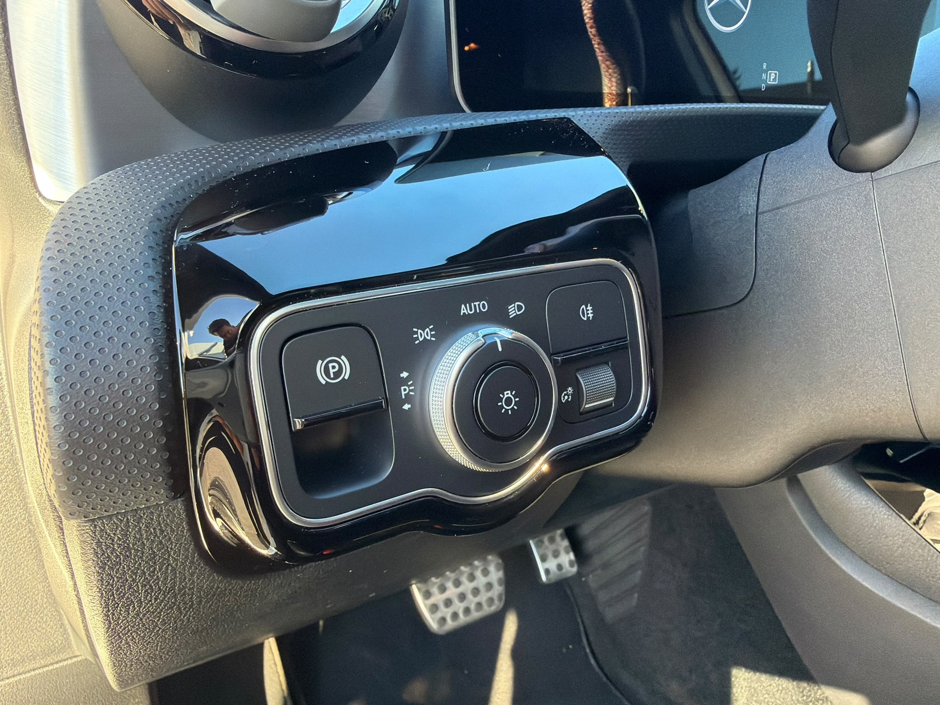 MERCEDES-BENZ A 35 AMG 4Matic Speedshift-image-14
