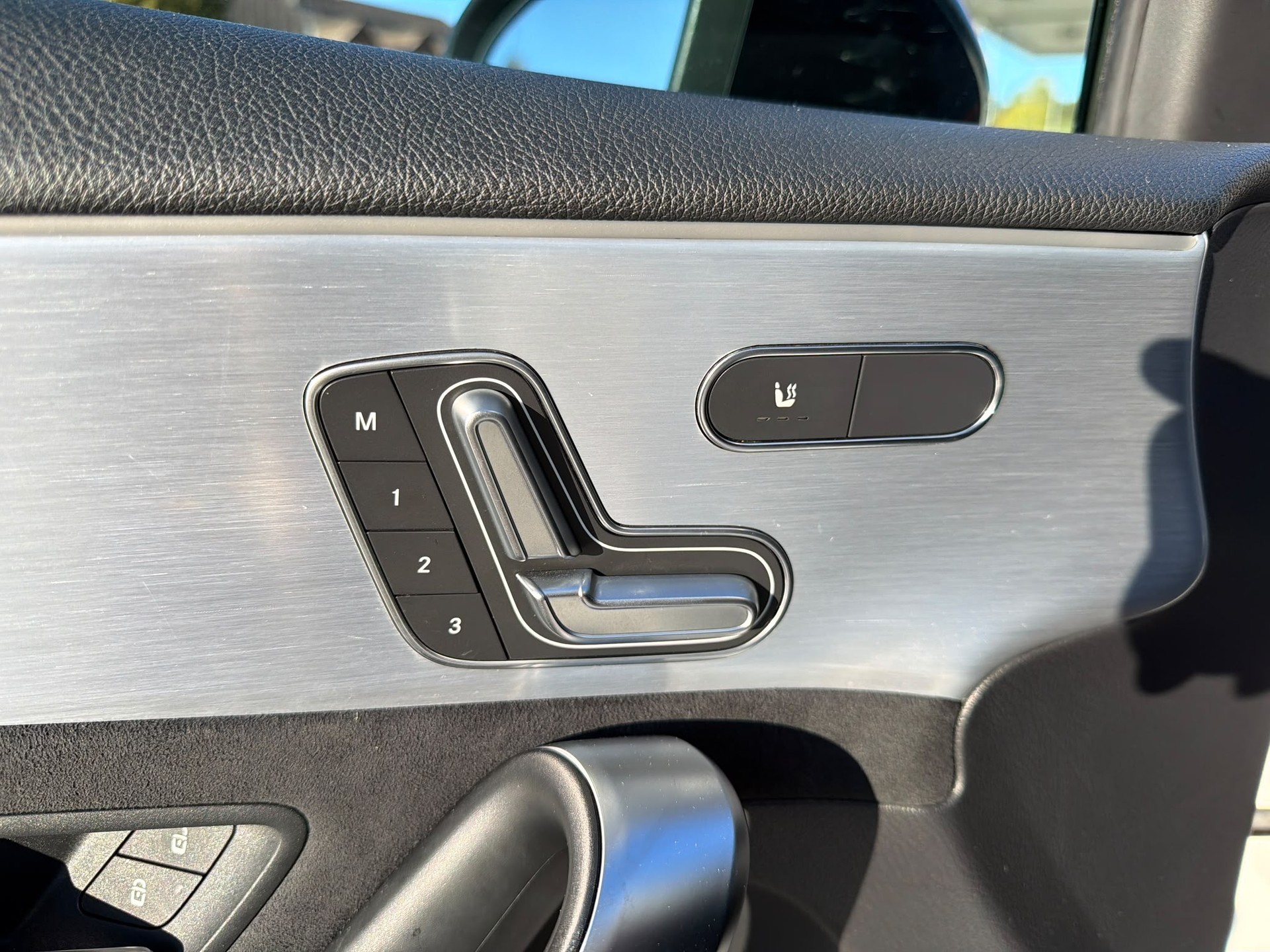 MERCEDES-BENZ A 35 AMG 4Matic Speedshift-image-13