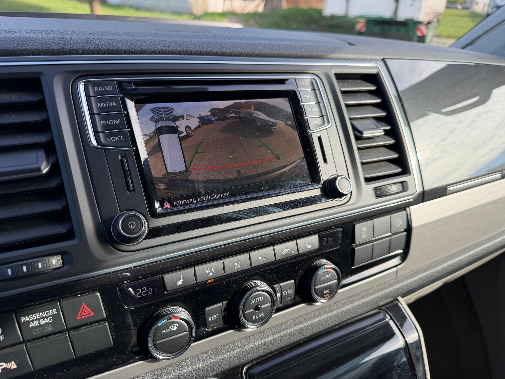 VW T6 California 2.0 Bi-TDI Ocean Liberty 4Motion DSG-image-9