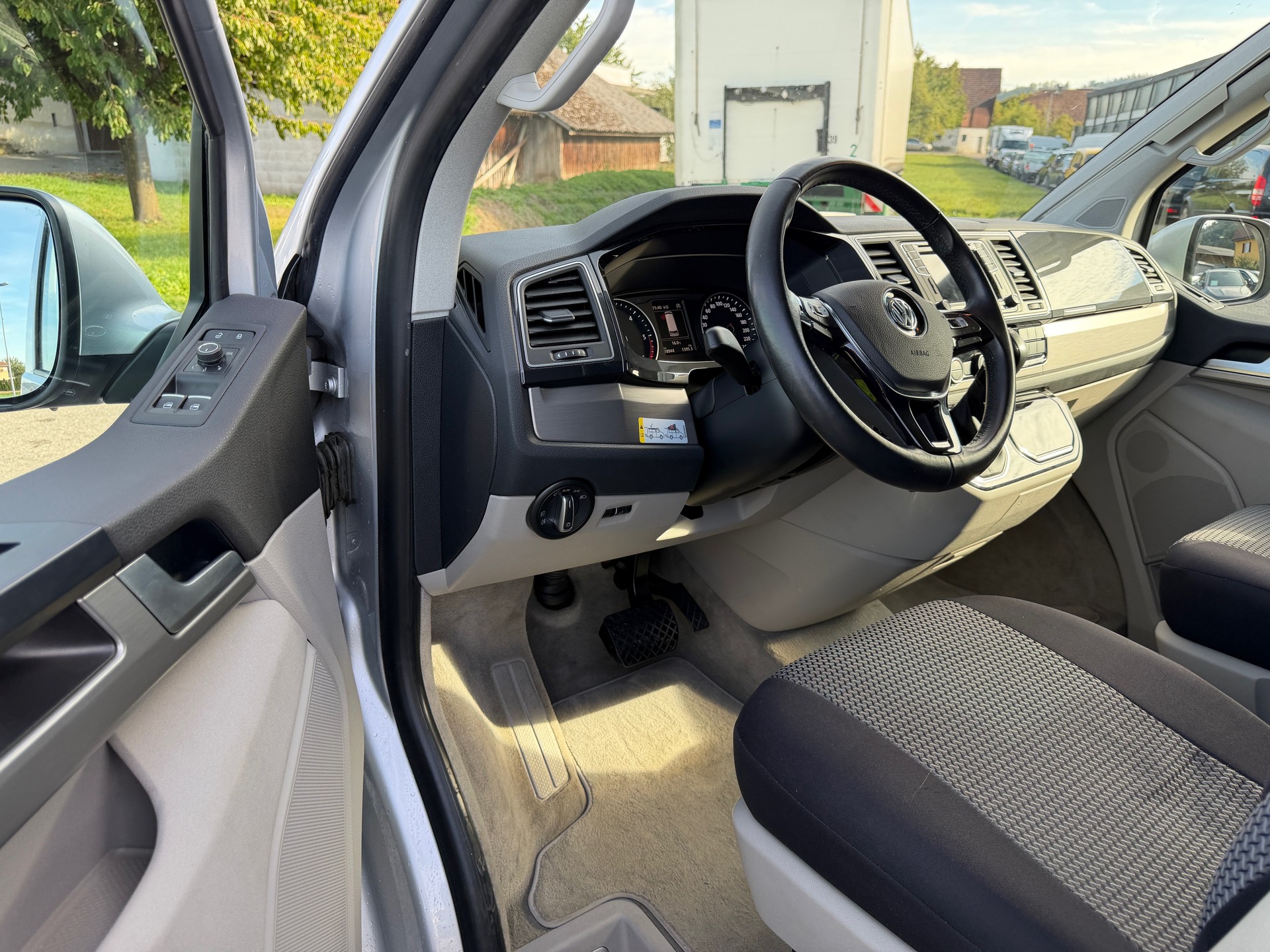 VW T6 California 2.0 Bi-TDI Ocean Liberty 4Motion DSG-image-8