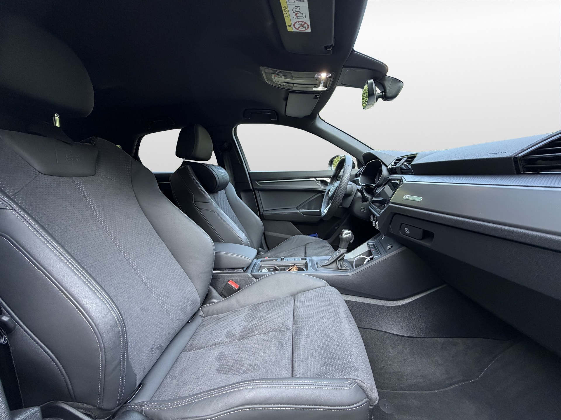 AUDI Q3 Sportback 35 TFSI S line Attraction S-tronic-image-9