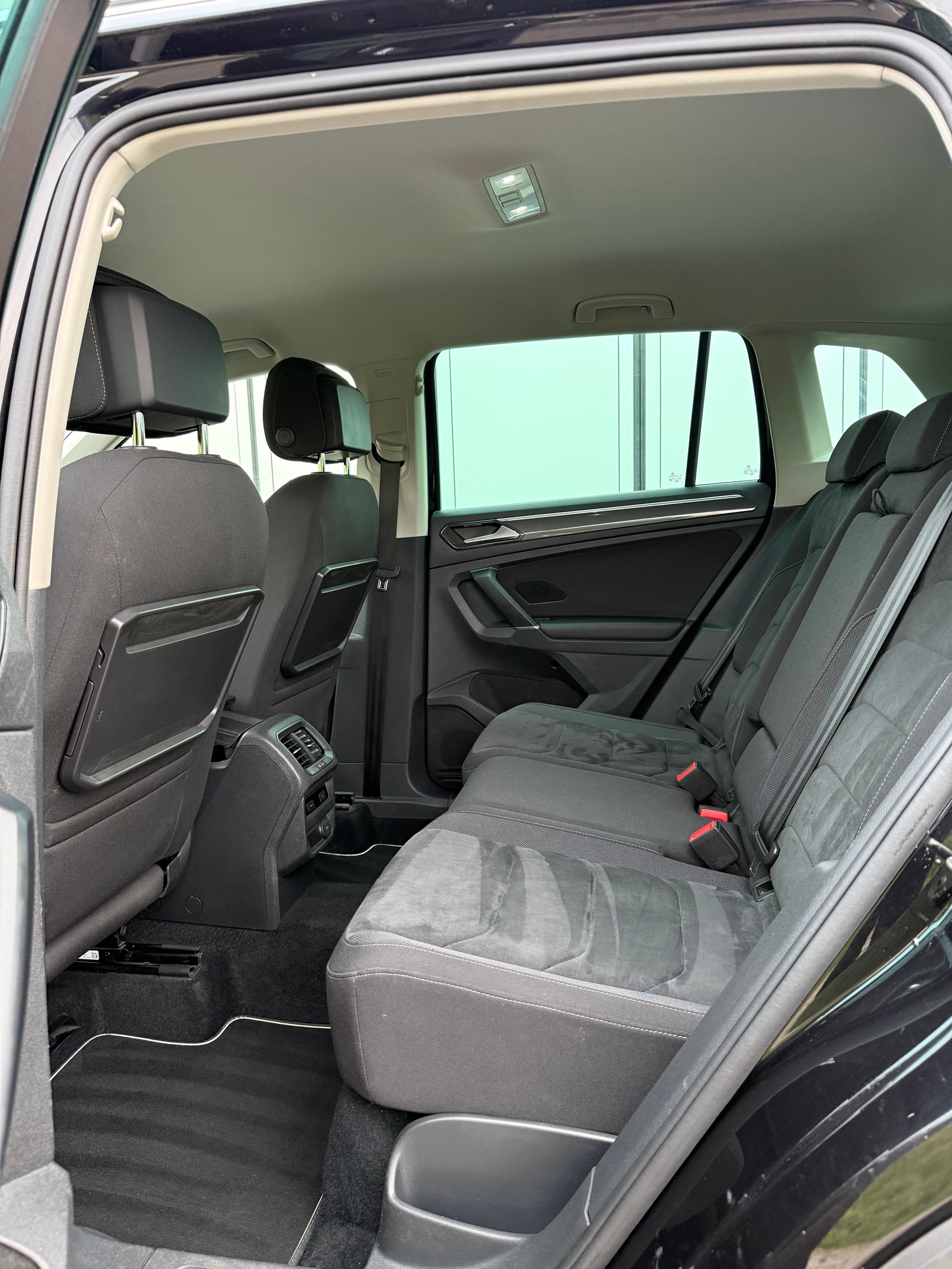 VW Tiguan 2.0TSI R-LINE 4Motion DSG-image-14