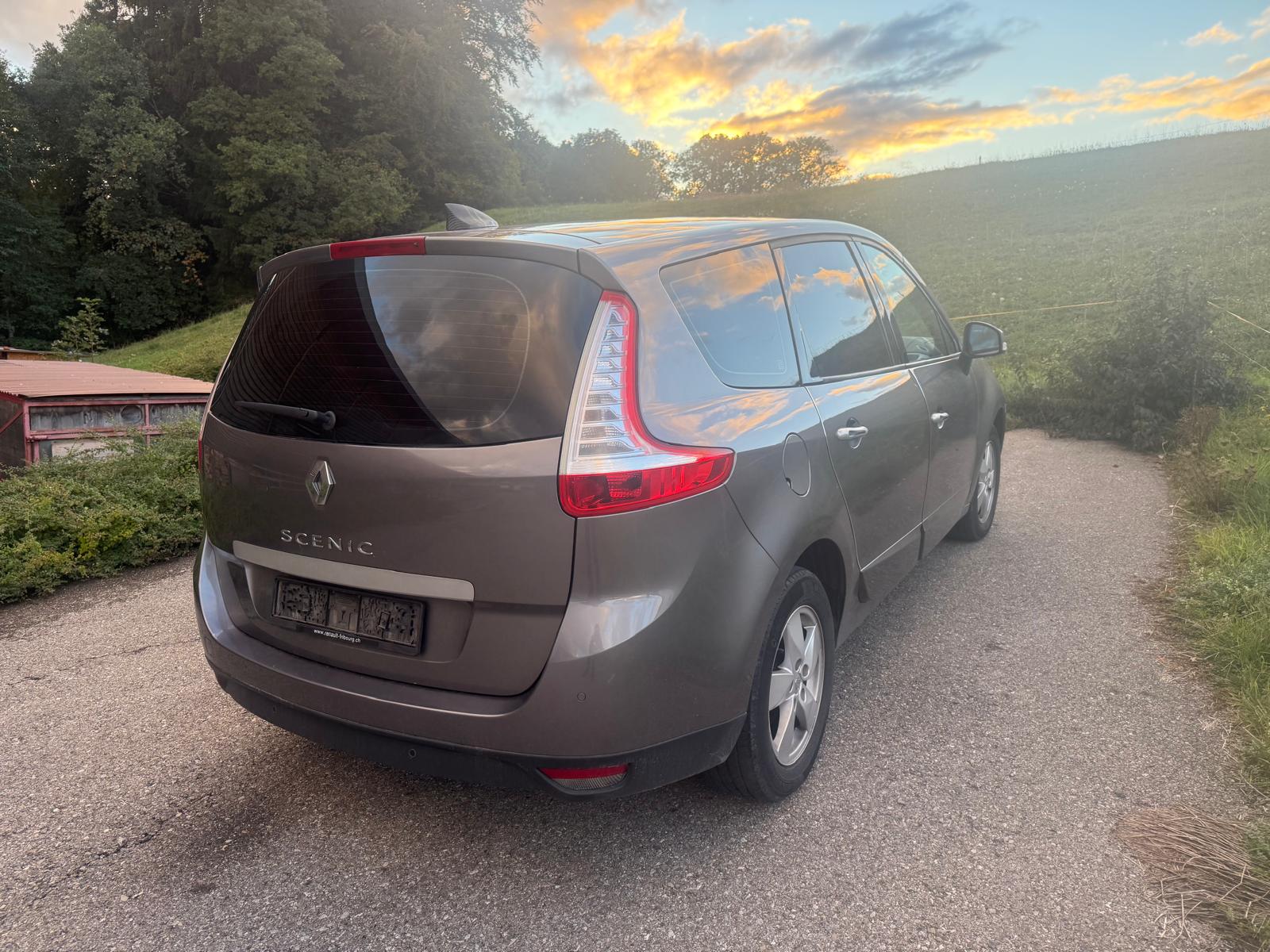 RENAULT 2.0 16V Dynamique CVT 7P-image-2