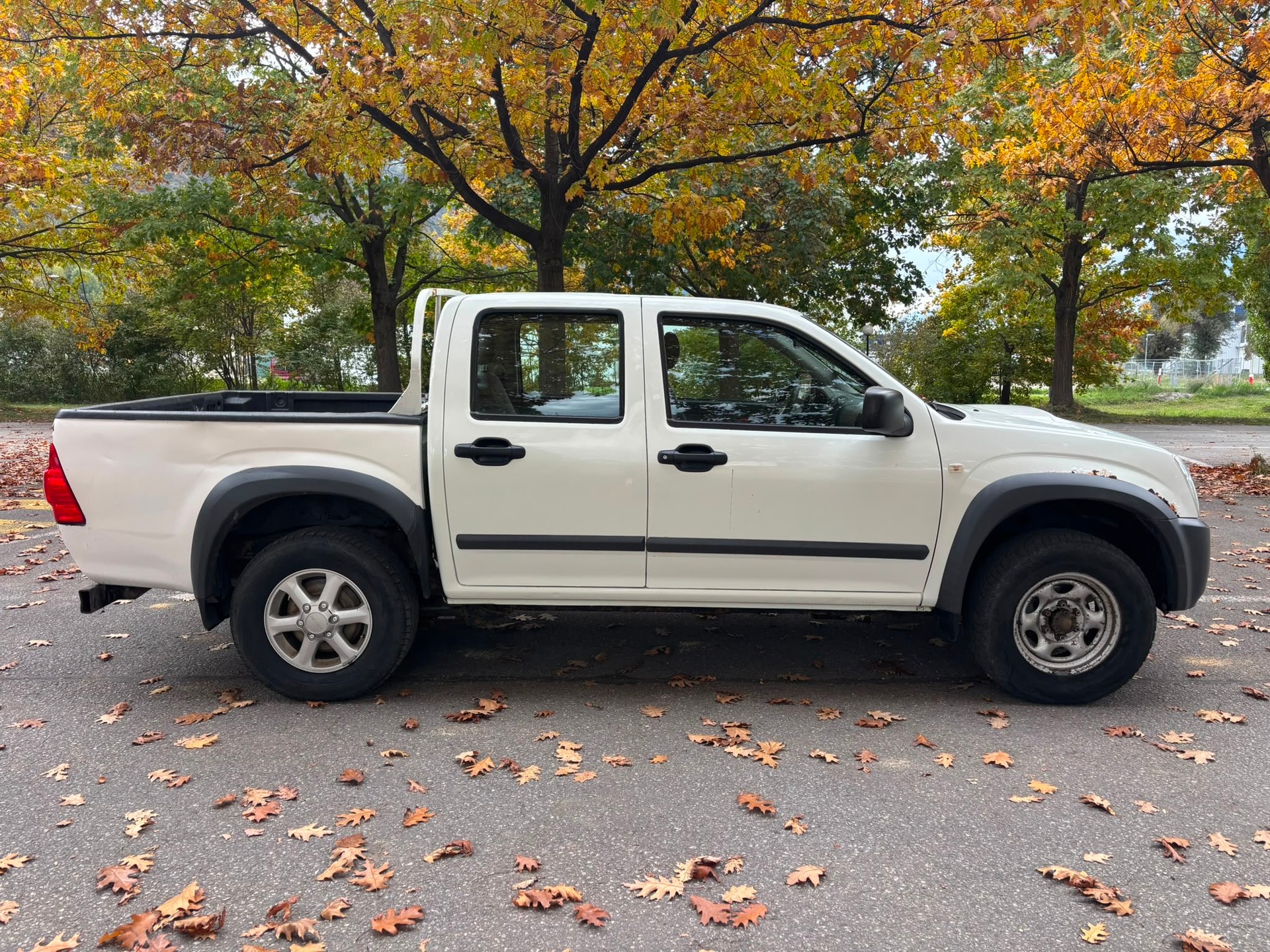 ISUZU D-MAX CrewCab L 3.0 4x4-image-1