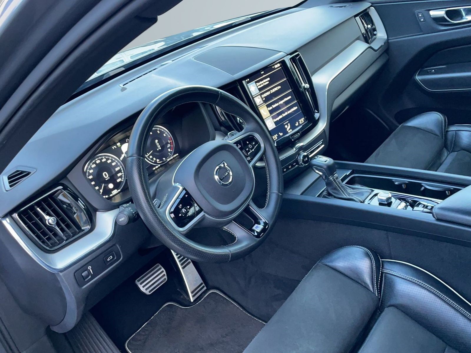 VOLVO XC60 T5 AWD R-Design Geartronic-image-6