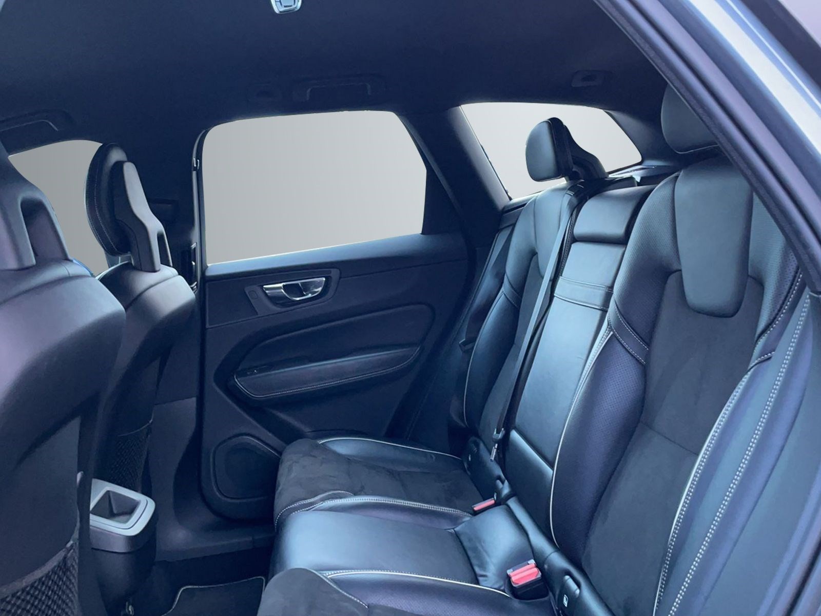 VOLVO XC60 T5 AWD R-Design Geartronic-image-9
