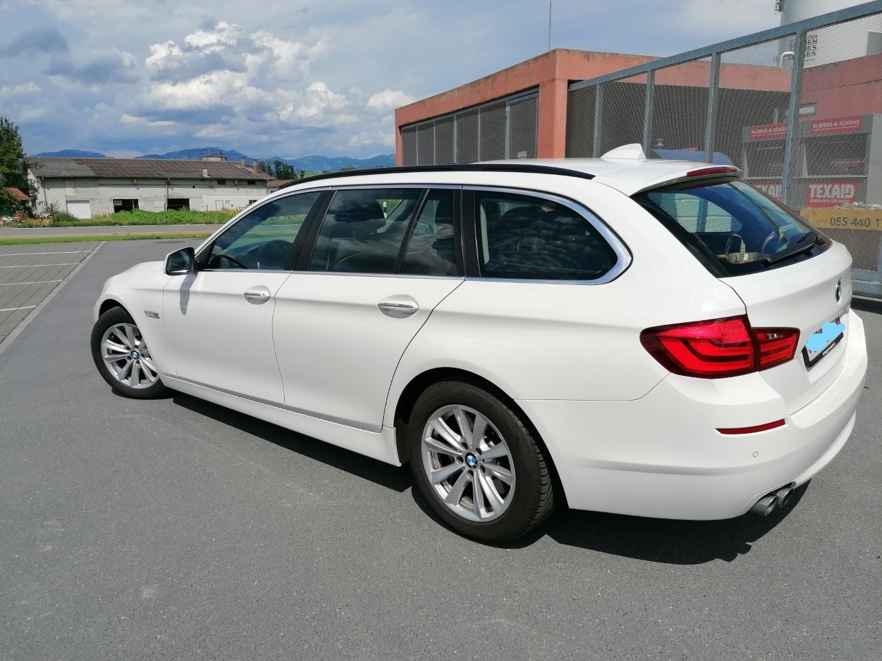 BMW 530d Touring Luxury Line Steptronic-image-8