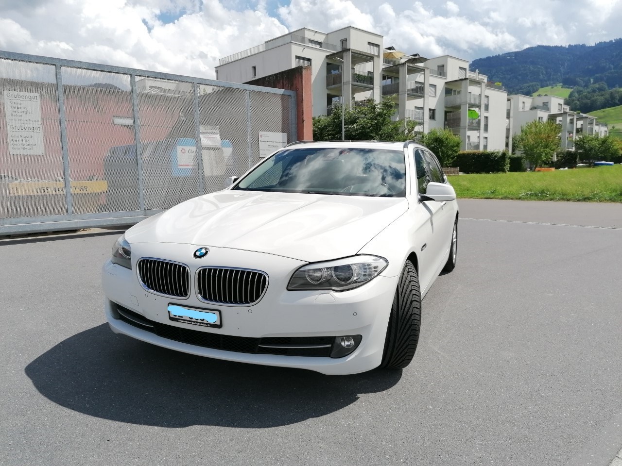 BMW 530d Touring Luxury Line Steptronic-image-12