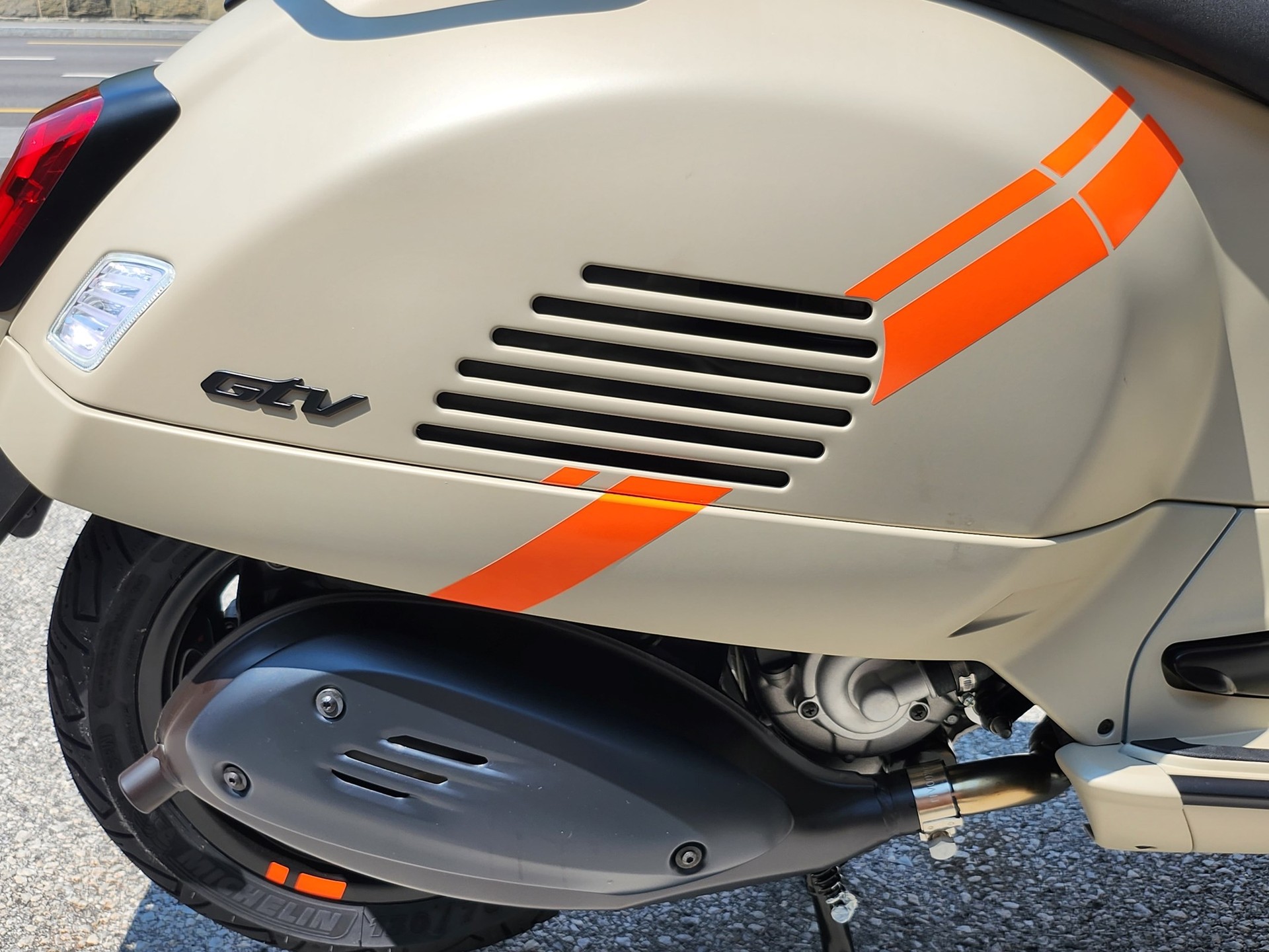 PIAGGIO Vespa GTV 300-image-8