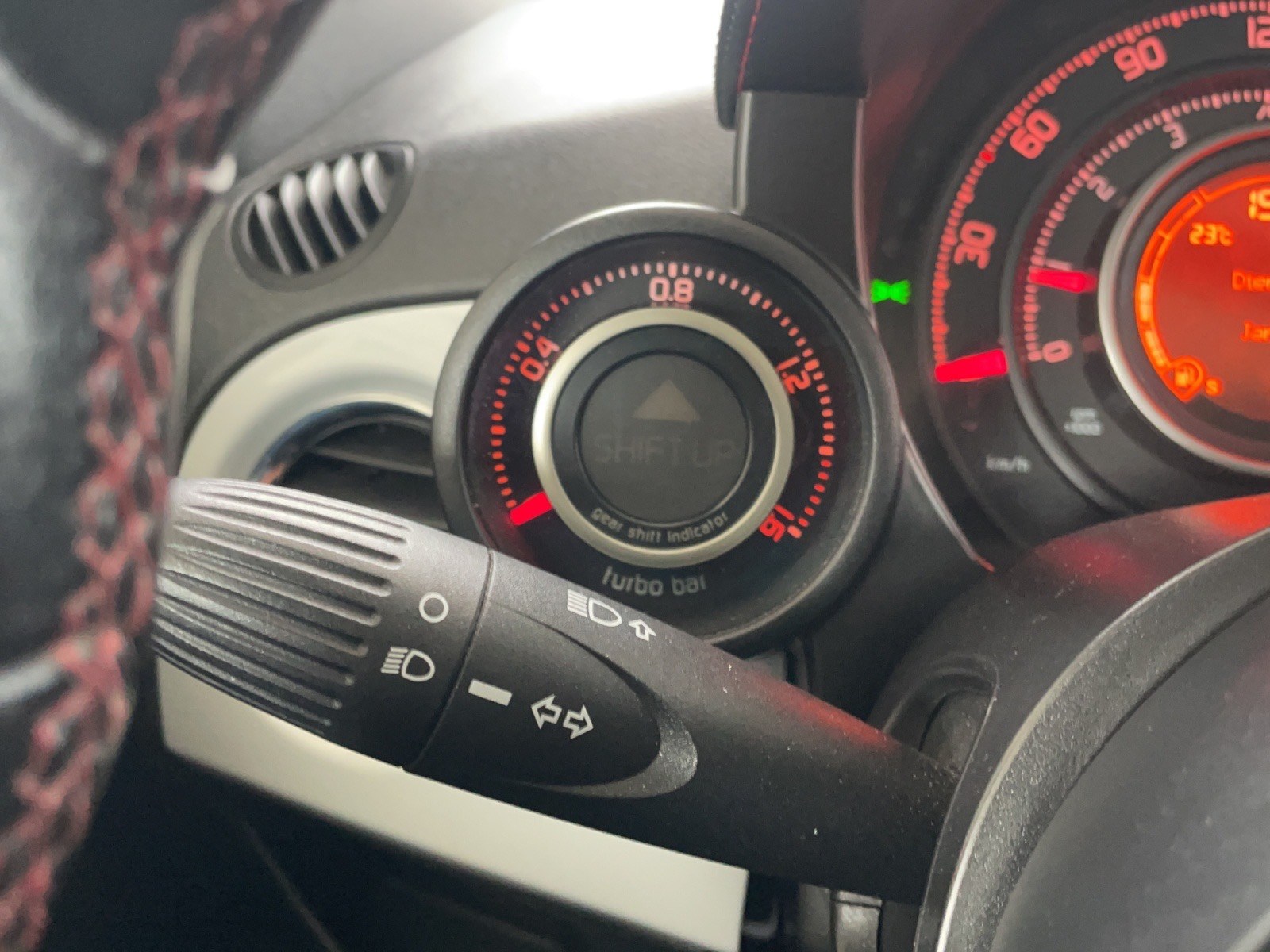 FIAT 500 1.4 16V Turbo Abarth-image-10
