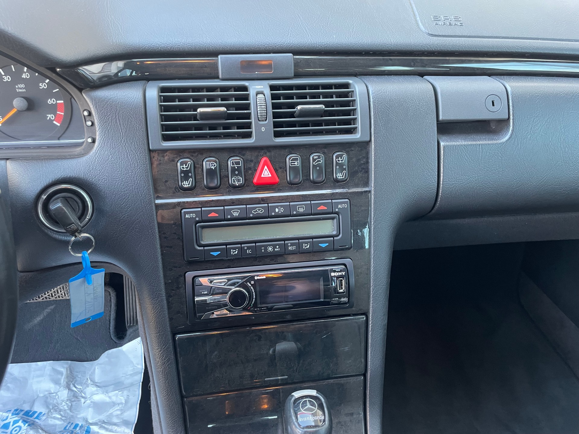 MERCEDES-BENZ E 55 AMG Avantgarde Automatic-image-13