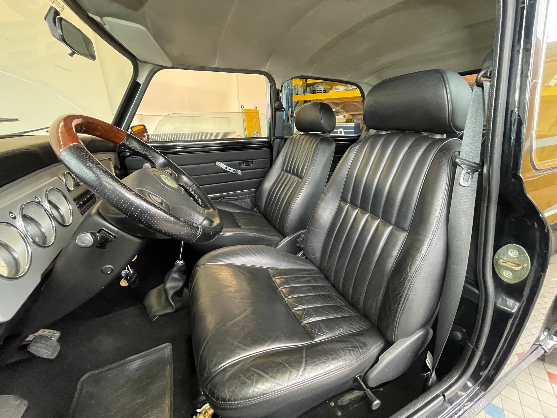 MINI 1.3i 40th Anniversary-image-13